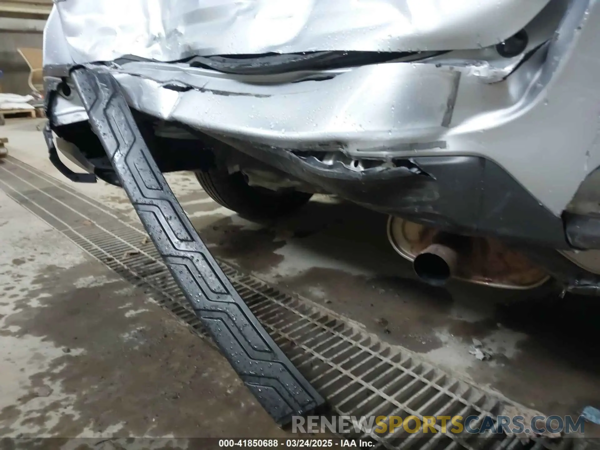 19 Photograph of a damaged car JF2SKAEC0PH514262 SUBARU FORESTER 2023