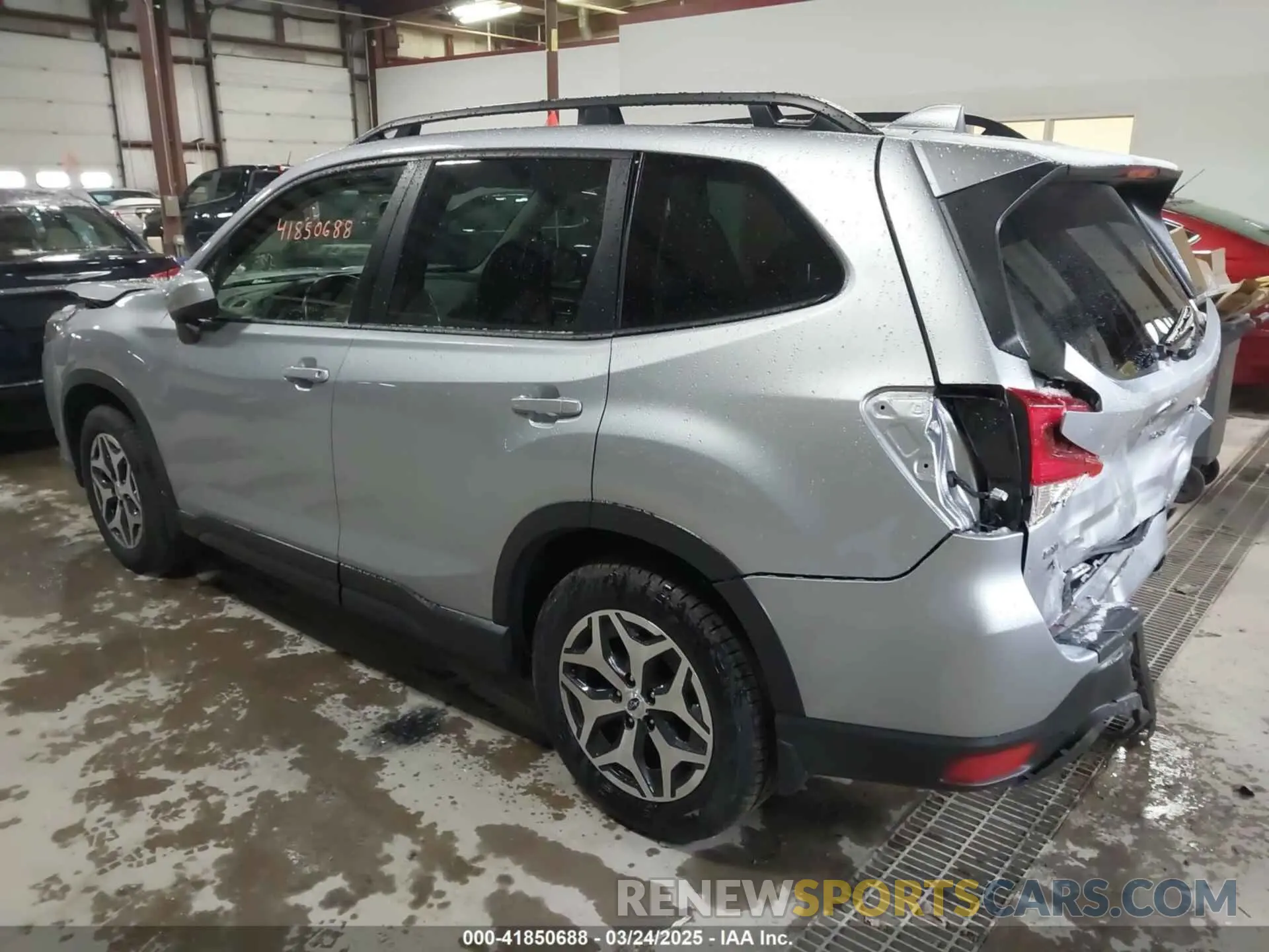 3 Photograph of a damaged car JF2SKAEC0PH514262 SUBARU FORESTER 2023