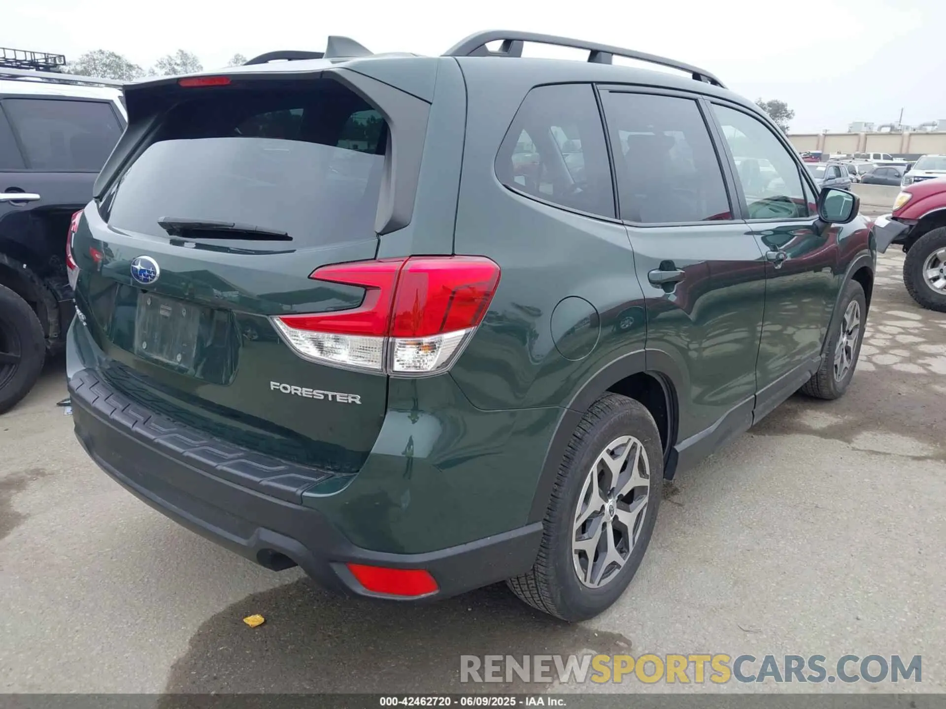 4 Photograph of a damaged car JF2SKAEC1PH415675 SUBARU FORESTER 2023