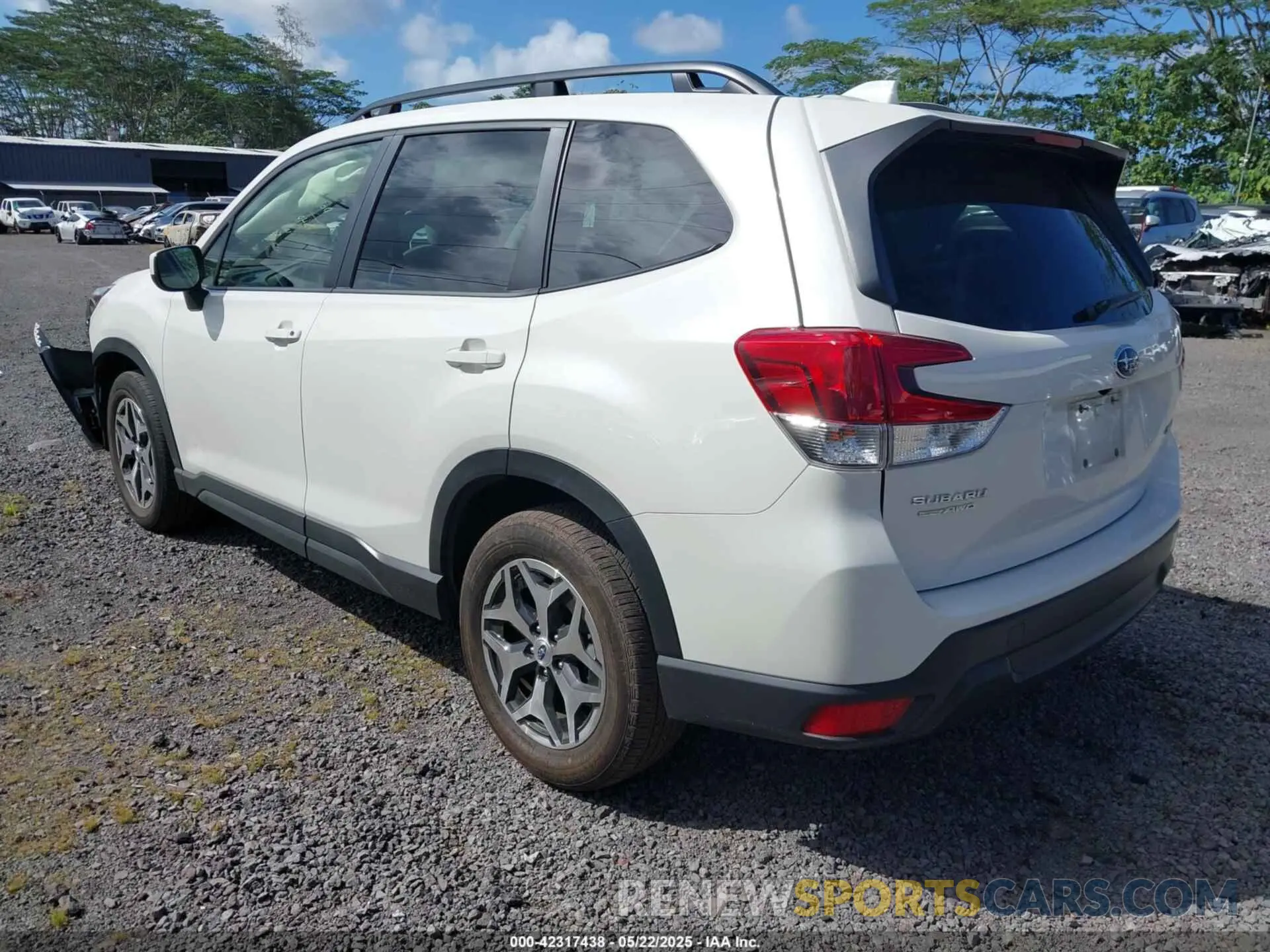 3 Photograph of a damaged car JF2SKAEC3PH400322 SUBARU FORESTER 2023