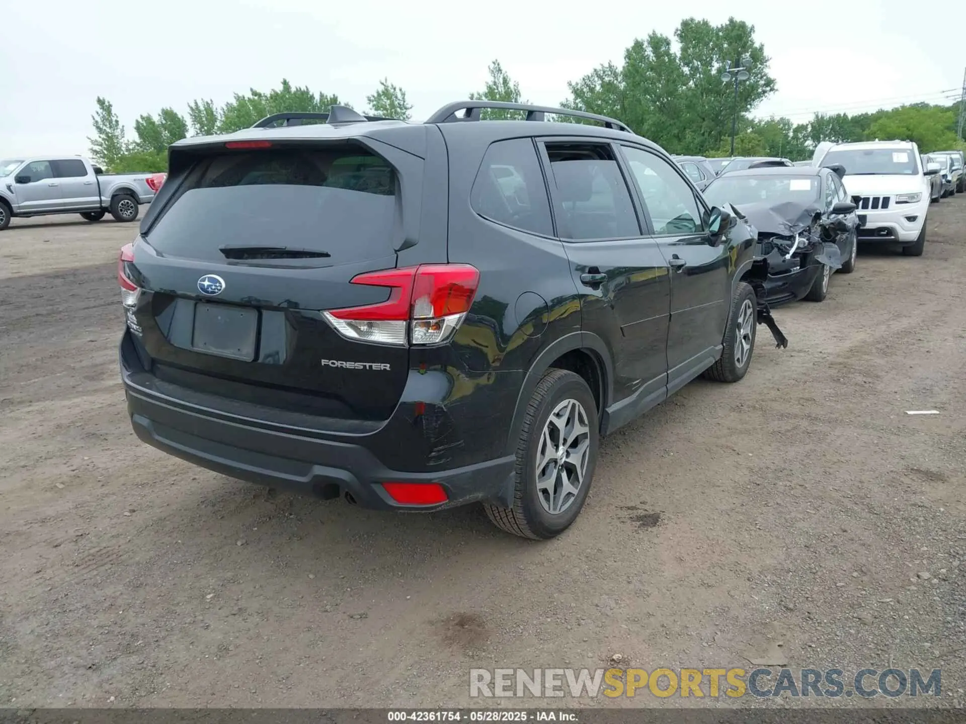 4 Photograph of a damaged car JF2SKAEC6PH511494 SUBARU FORESTER 2023