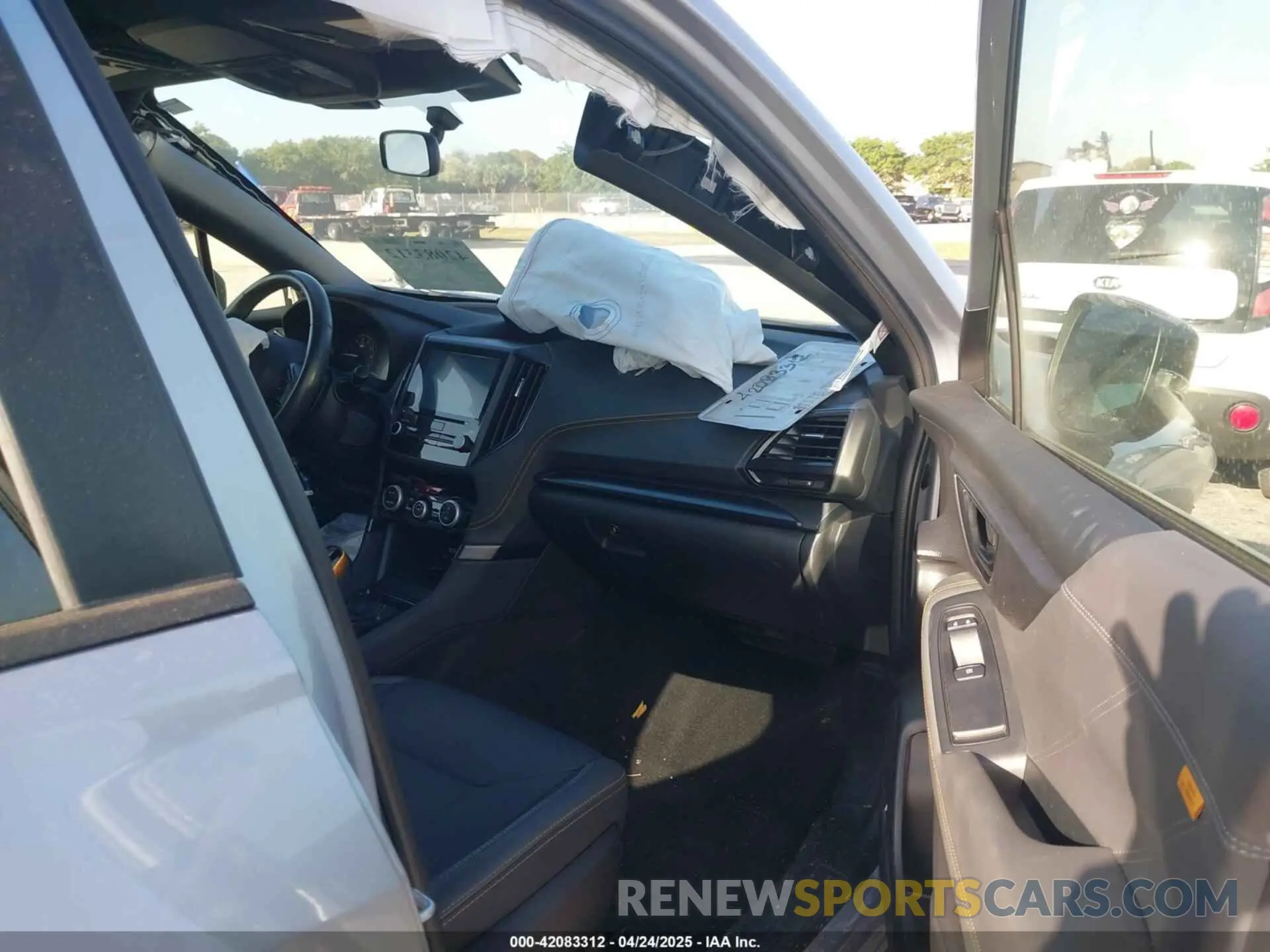 5 Photograph of a damaged car JF2SKAMC5PH421738 SUBARU FORESTER 2023