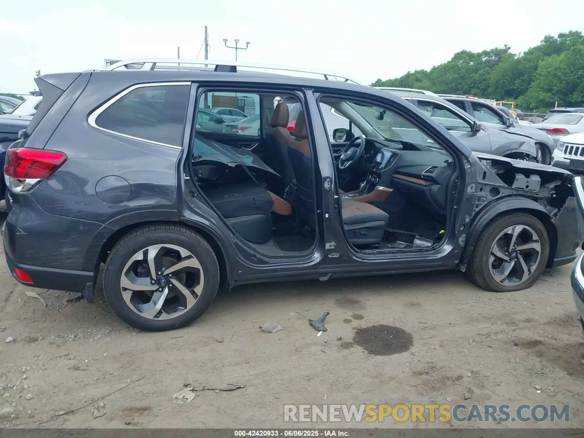 14 Photograph of a damaged car JF2SKARC0PH498607 SUBARU FORESTER 2023