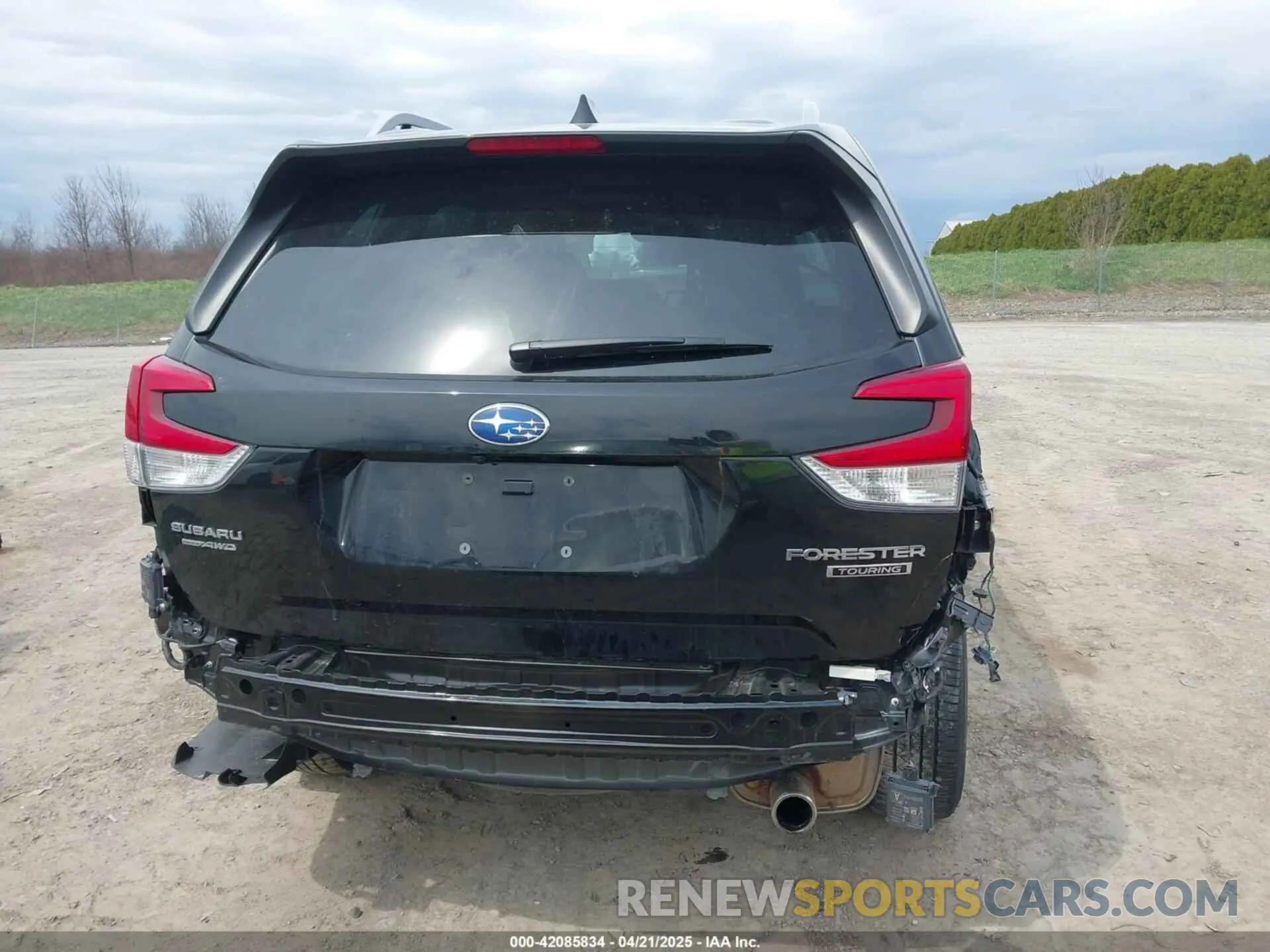 17 Photograph of a damaged car JF2SKARC2PH537438 SUBARU FORESTER 2023