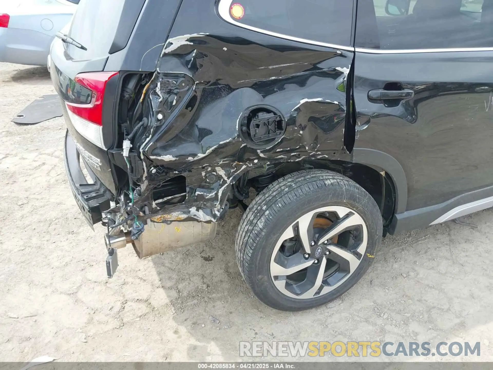 18 Photograph of a damaged car JF2SKARC2PH537438 SUBARU FORESTER 2023