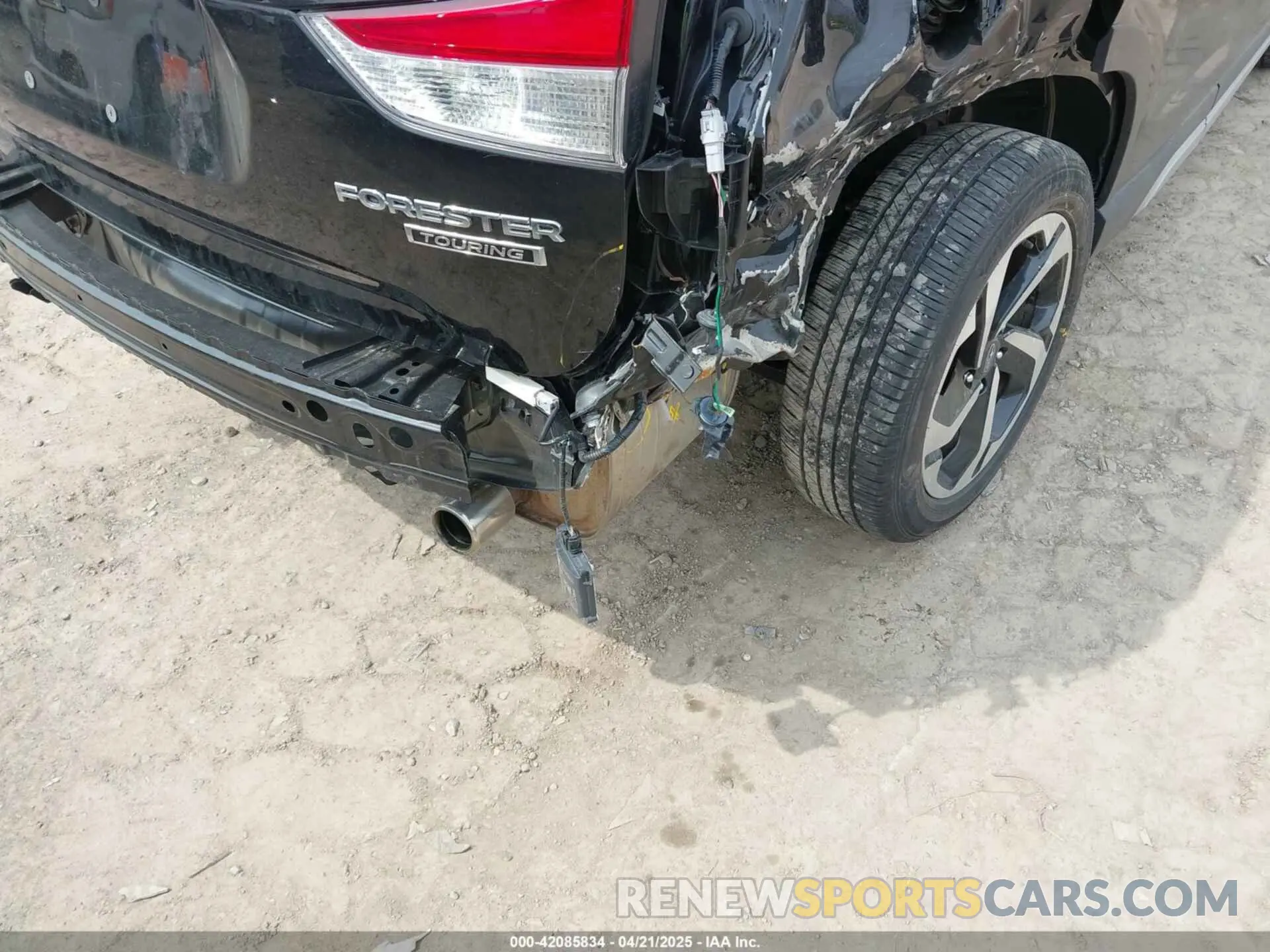 19 Photograph of a damaged car JF2SKARC2PH537438 SUBARU FORESTER 2023