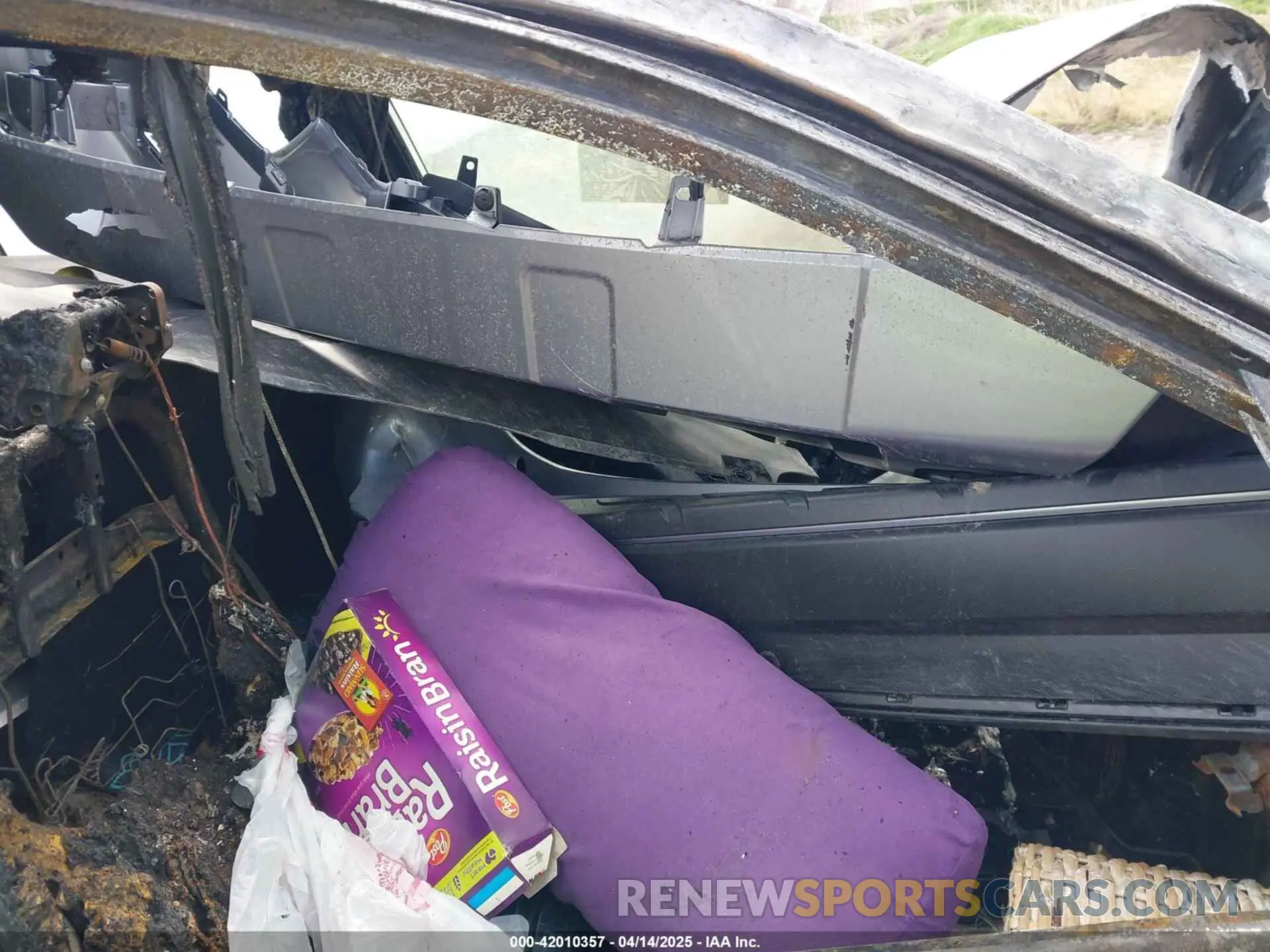 5 Photograph of a damaged car JF2SKAJC3RH528925 SUBARU FORESTER 2024