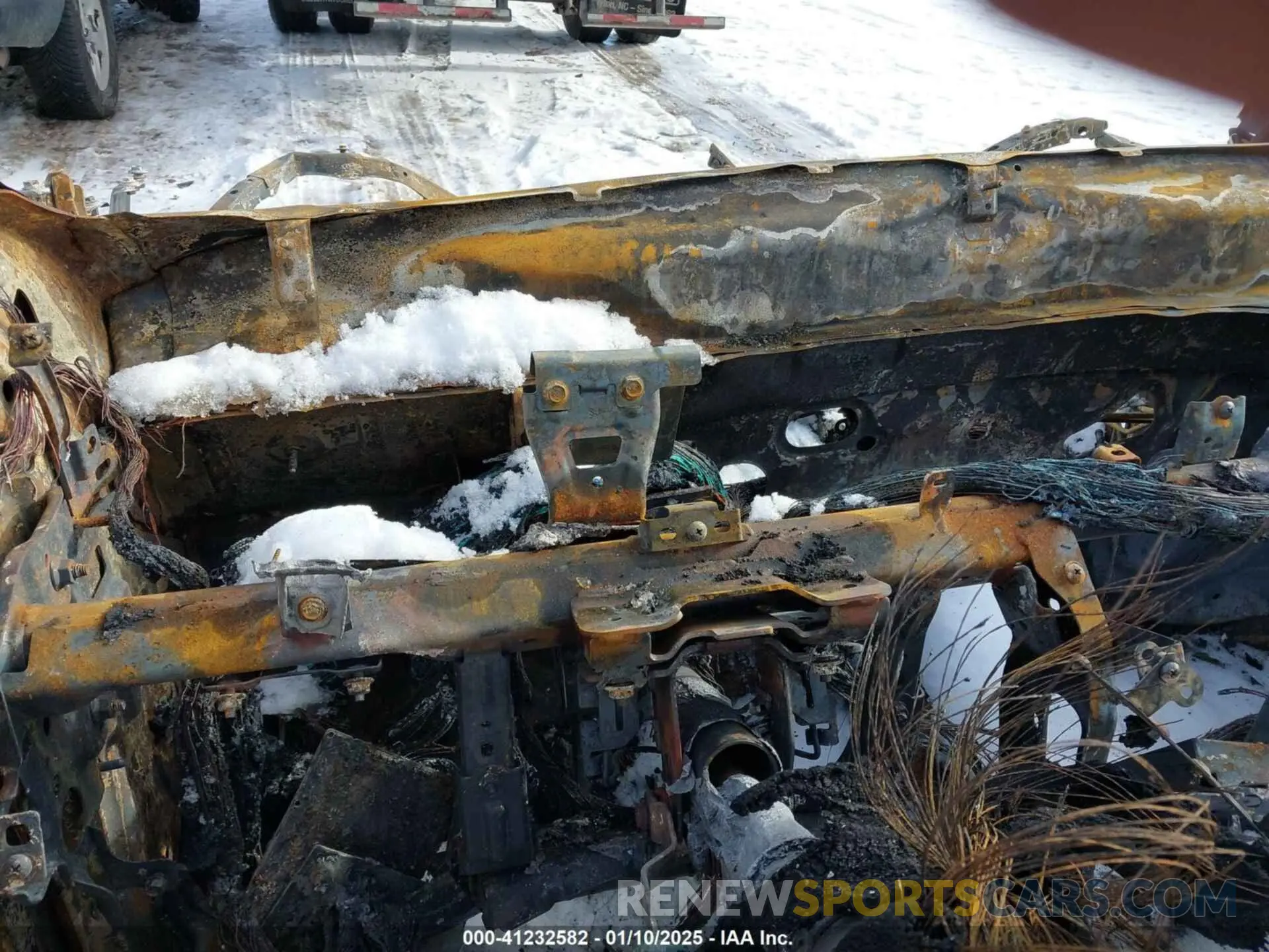 7 Photograph of a damaged car JF2SKAJCXRH461885 SUBARU FORESTER 2024