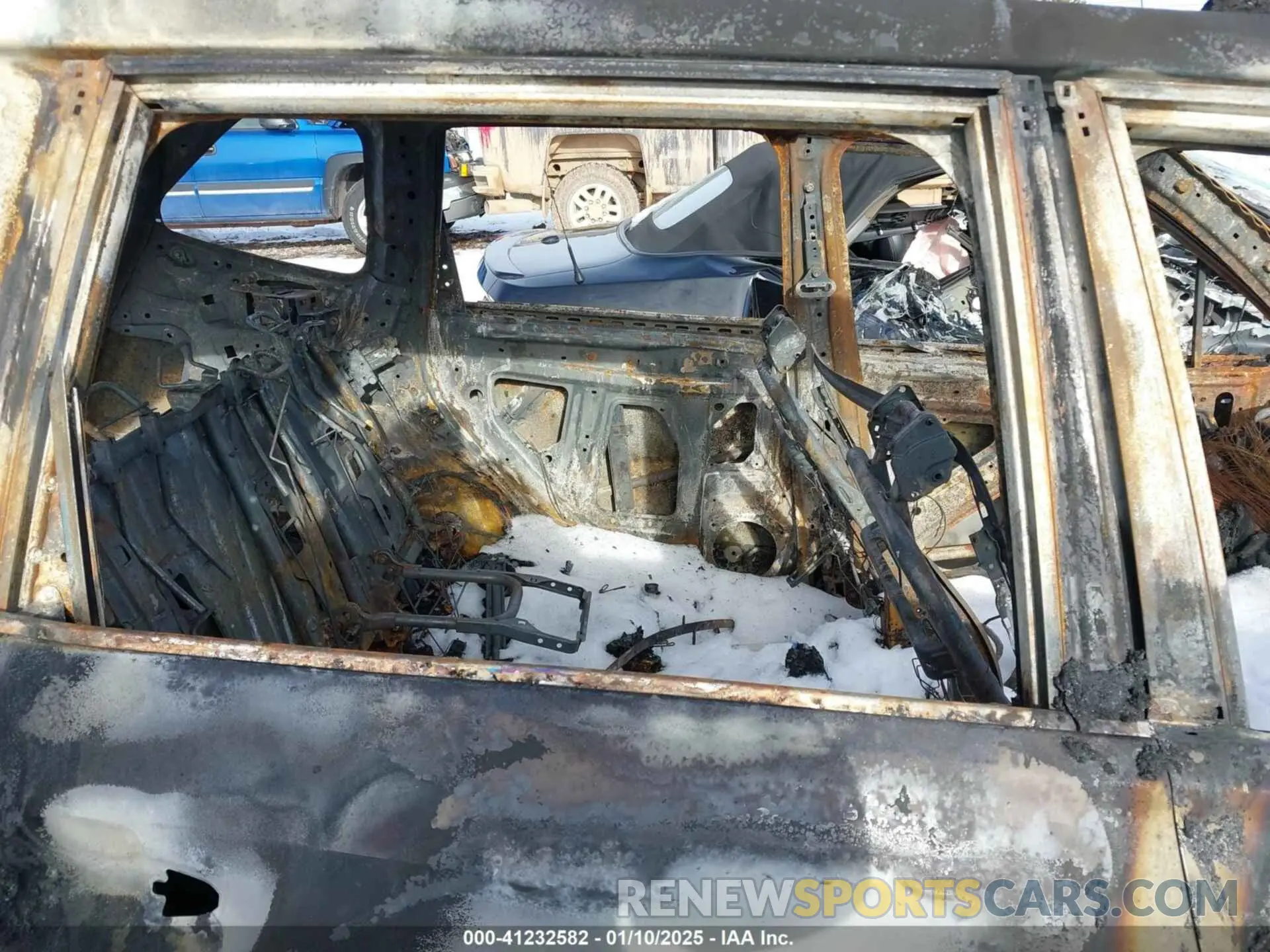 8 Photograph of a damaged car JF2SKAJCXRH461885 SUBARU FORESTER 2024