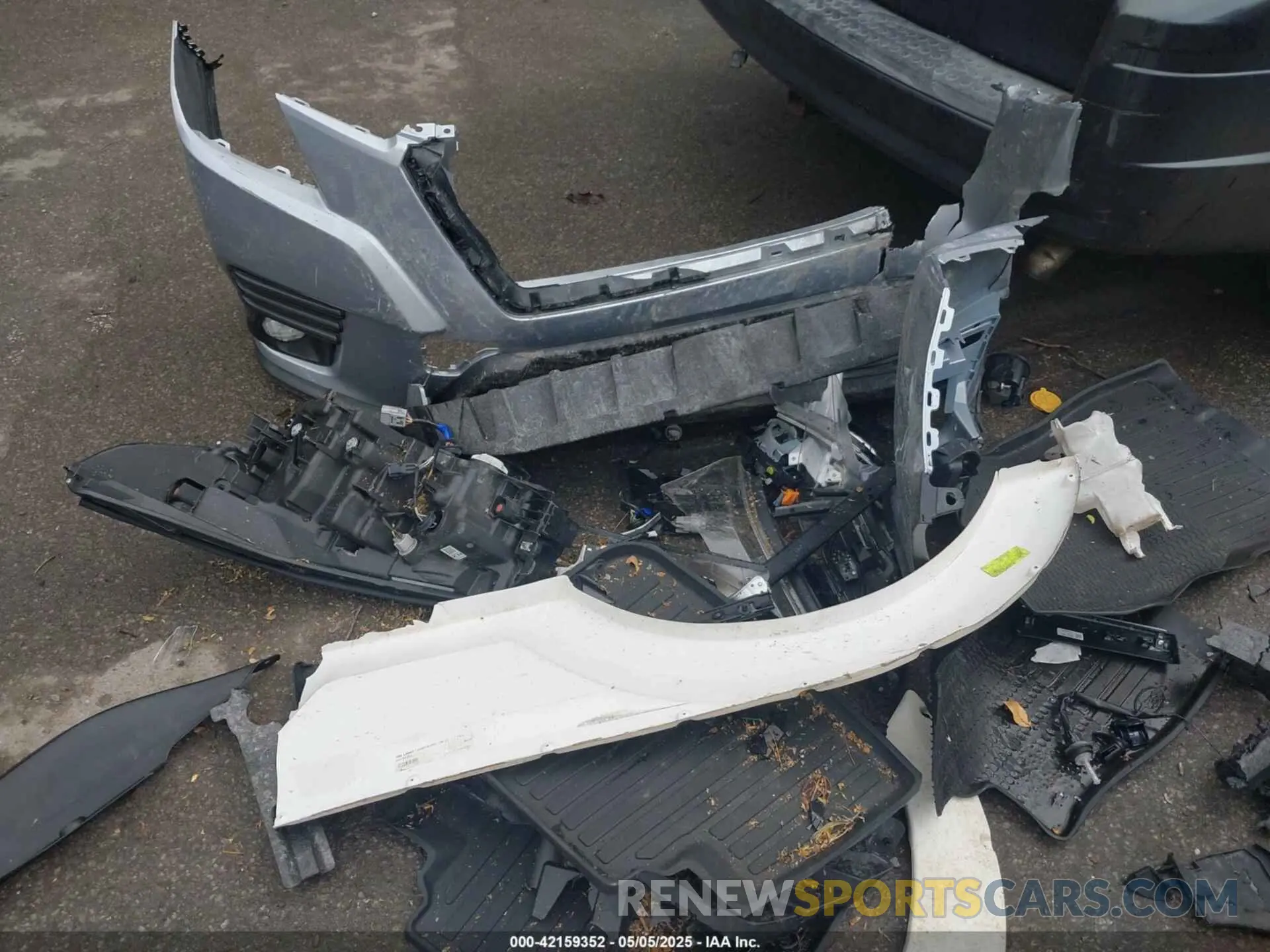12 Photograph of a damaged car JF2SKALC0RH418279 SUBARU FORESTER 2024