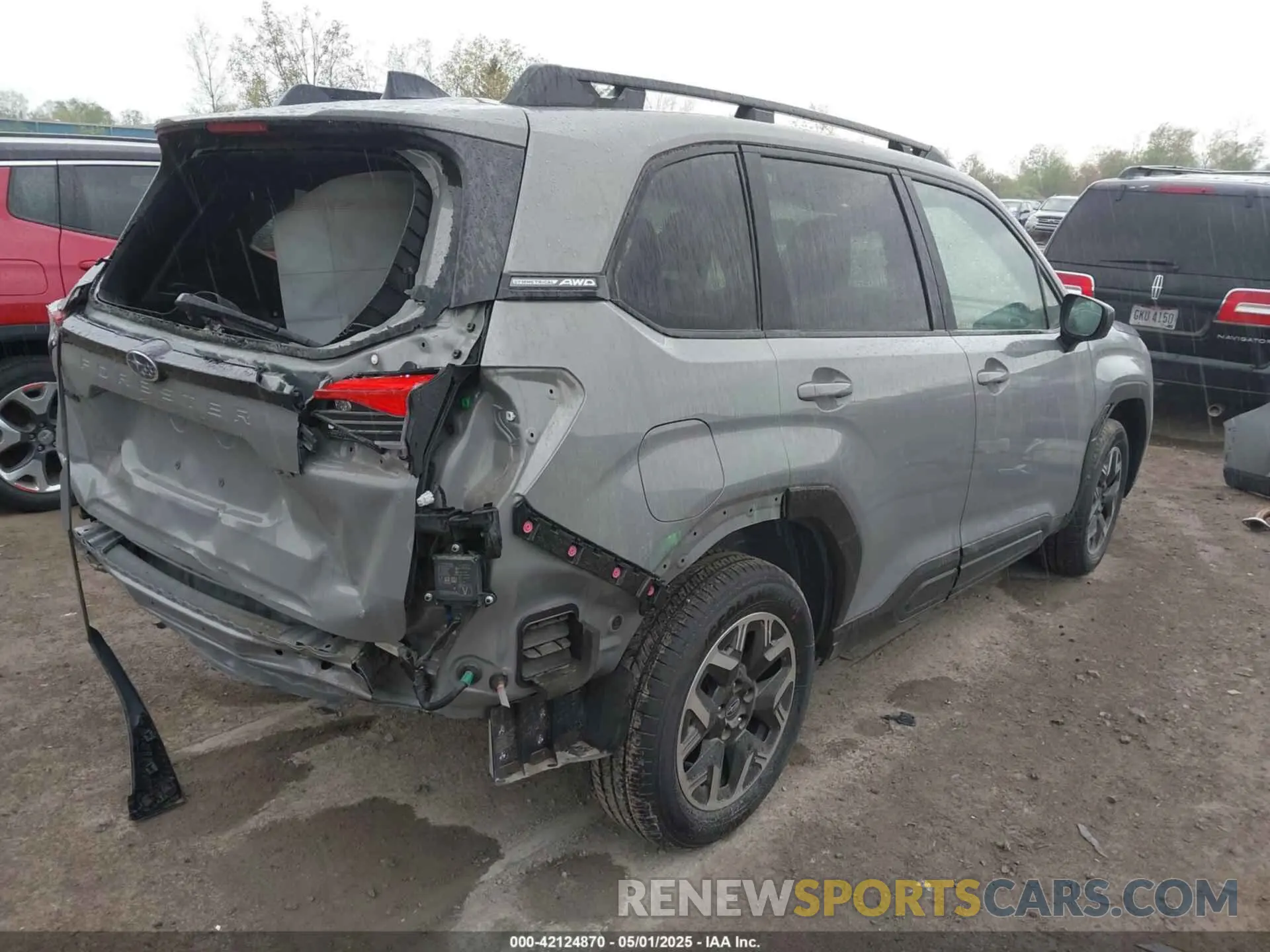 4 Photograph of a damaged car JF2SLDDC5SH484183 SUBARU FORESTER 2025