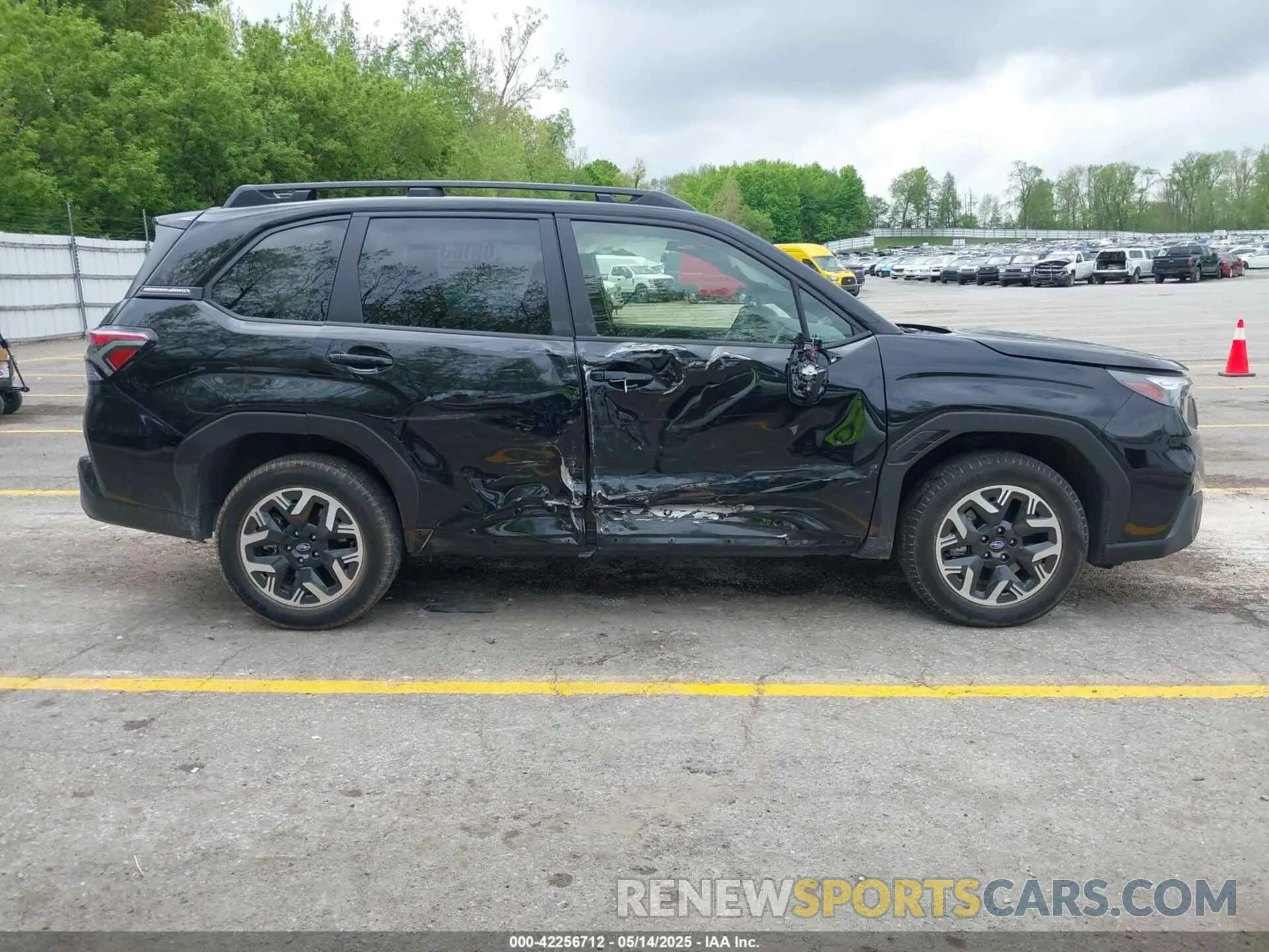 14 Photograph of a damaged car JF2SLDDC8SH412409 SUBARU FORESTER 2025