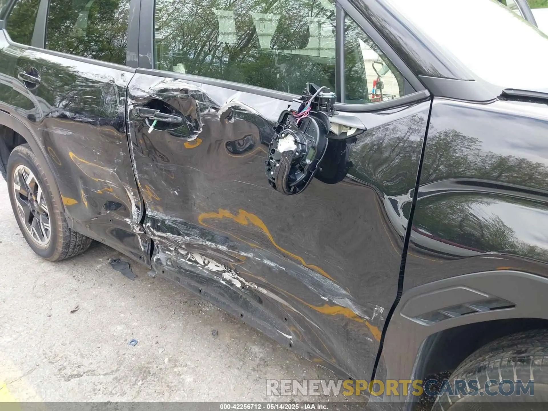 6 Photograph of a damaged car JF2SLDDC8SH412409 SUBARU FORESTER 2025