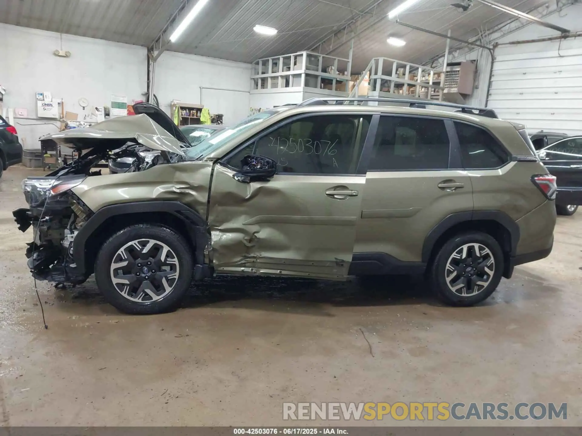14 Photograph of a damaged car JF2SLDDC9SH438517 SUBARU FORESTER 2025
