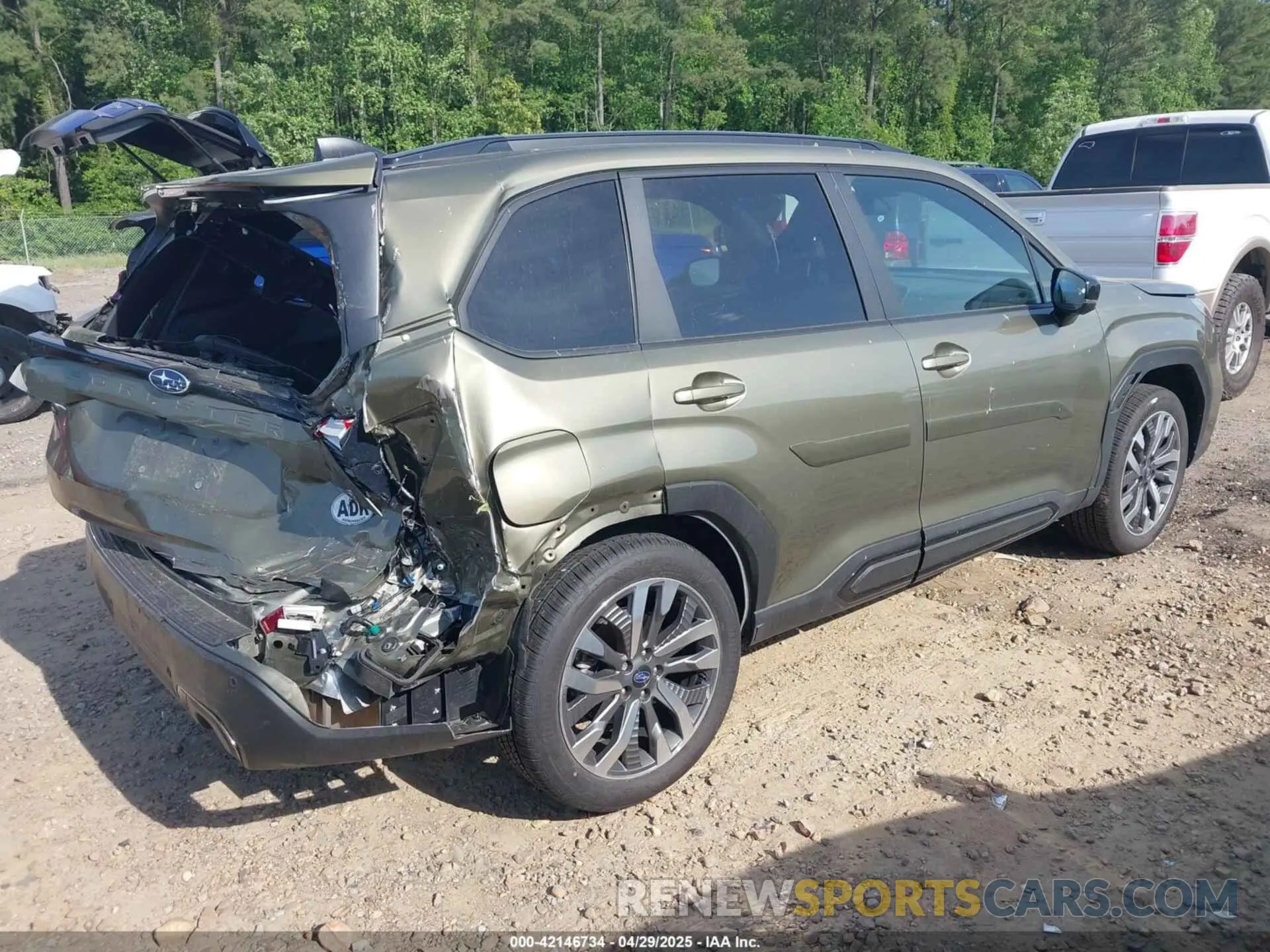 4 Photograph of a damaged car JF2SLDTC1SH479869 SUBARU FORESTER 2025