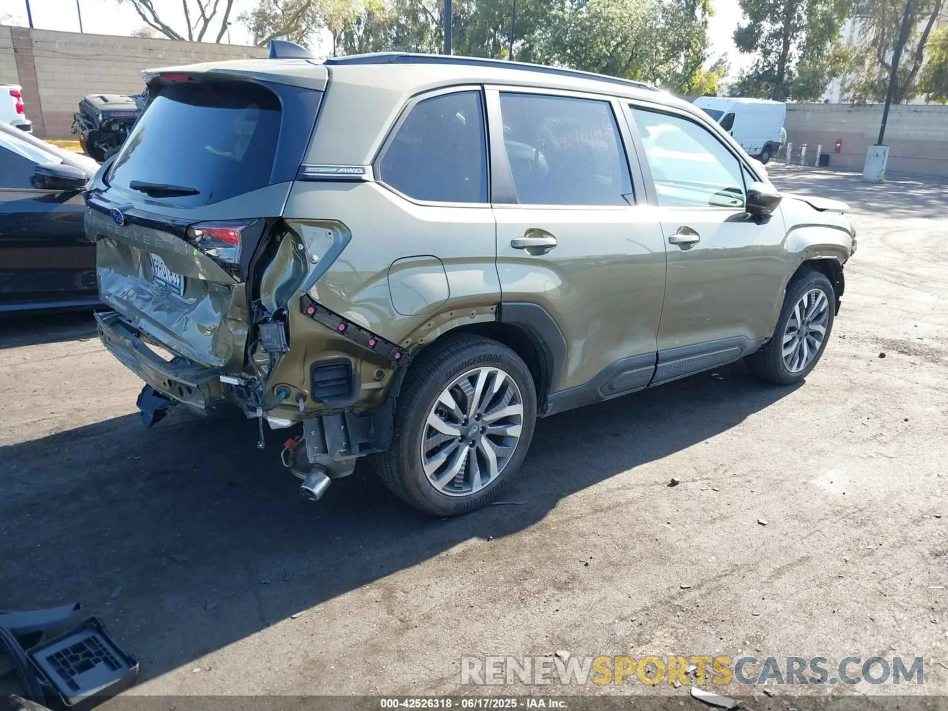 4 Photograph of a damaged car JF2SLDTC2SH492775 SUBARU FORESTER 2025