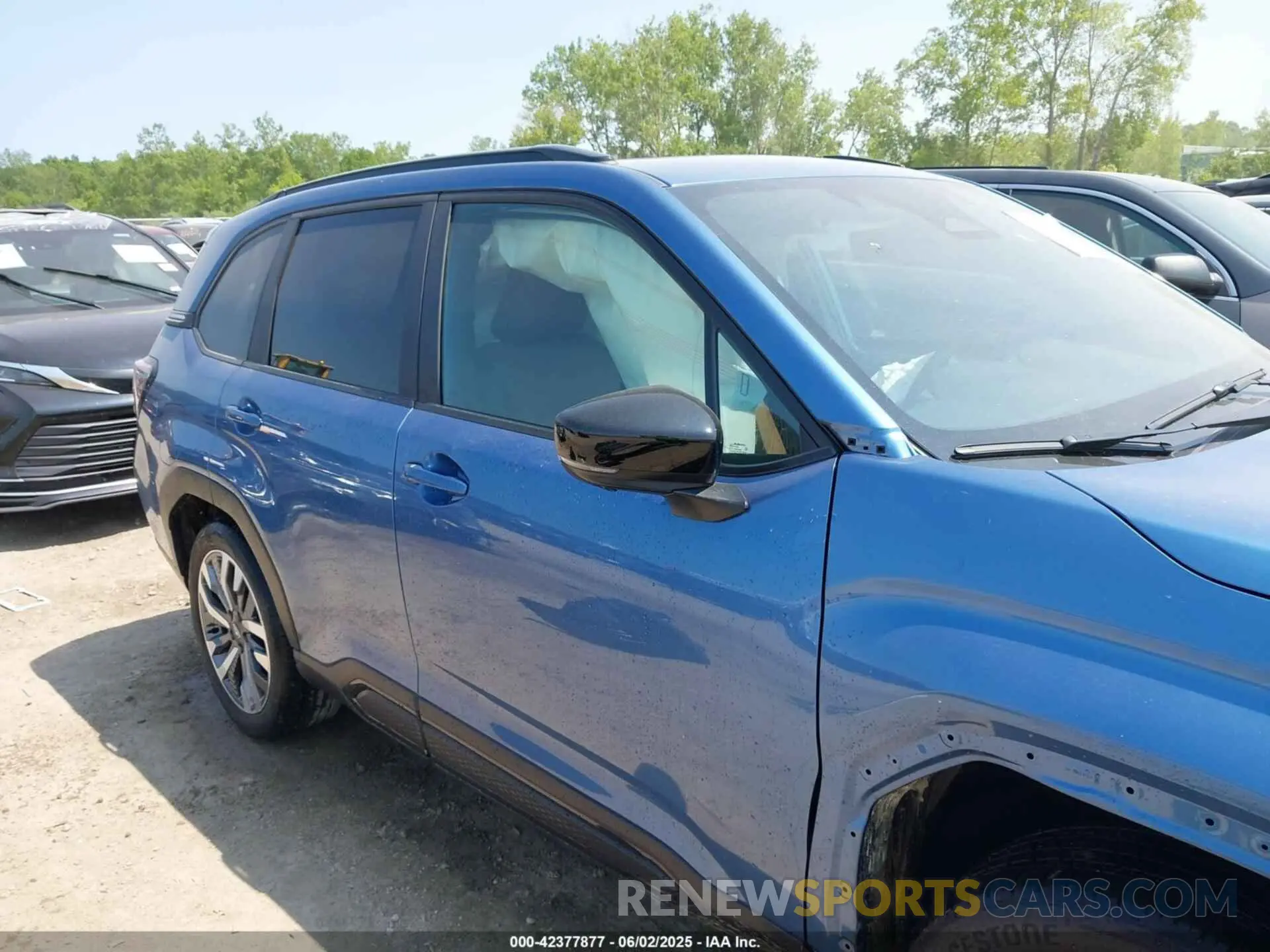 14 Photograph of a damaged car JF2SLDTC3SH524522 SUBARU FORESTER 2025