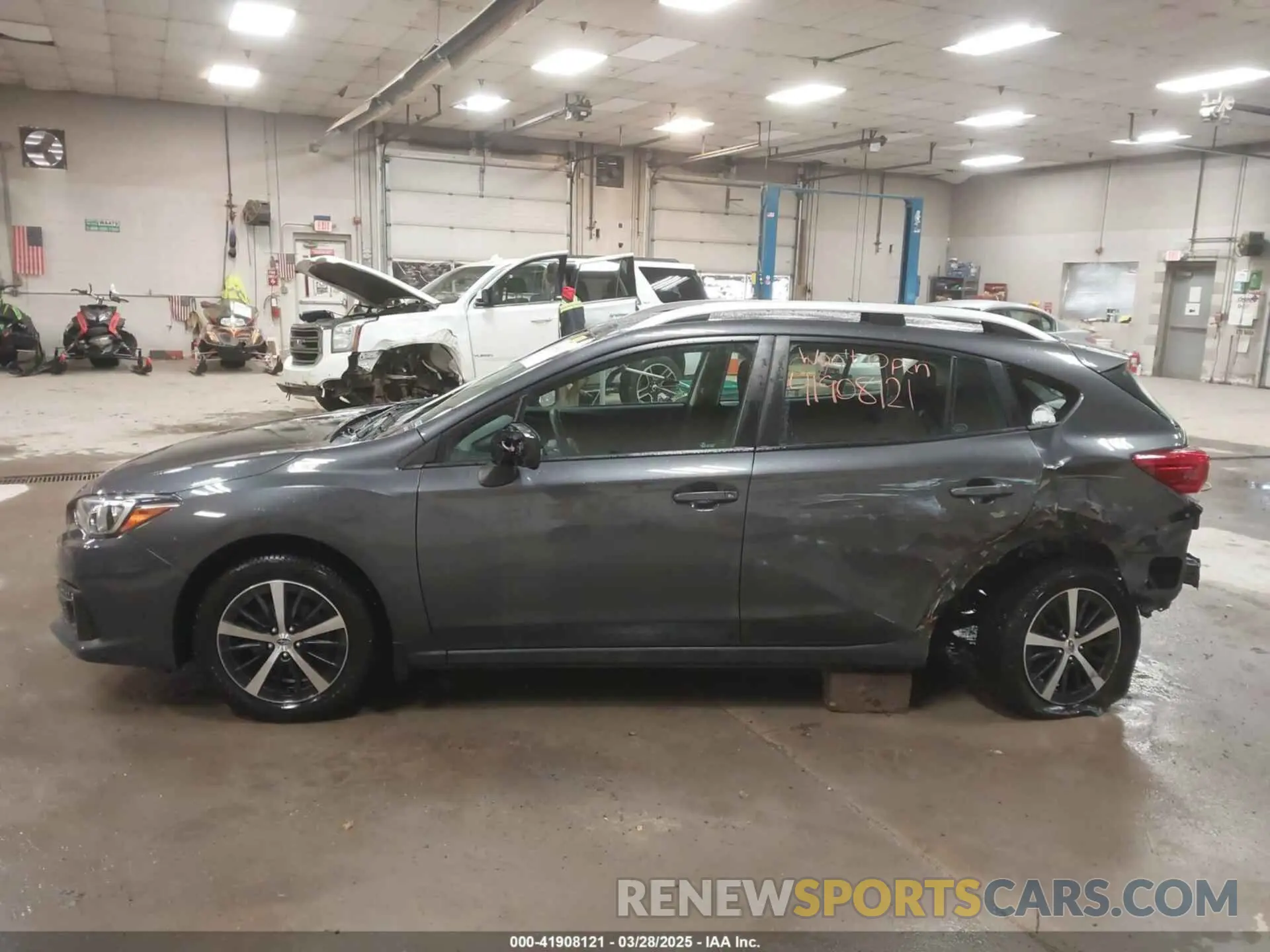 14 Photograph of a damaged car 4S3GTAV6XL3703312 SUBARU IMPREZA 2020