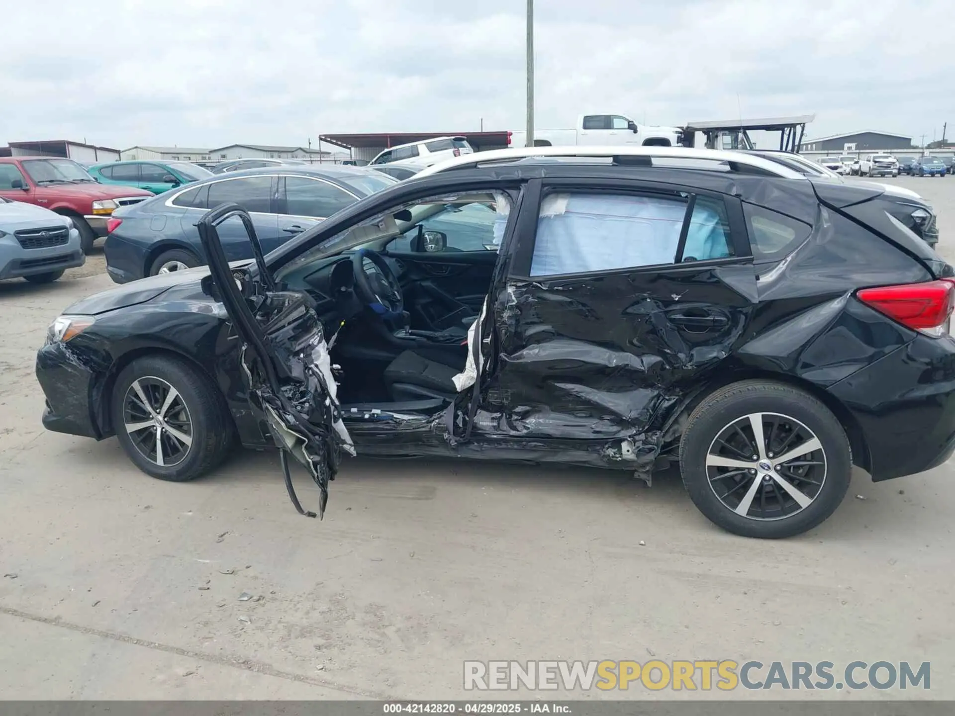 14 Photograph of a damaged car 4S3GTAD64M3707682 SUBARU IMPREZA 2021