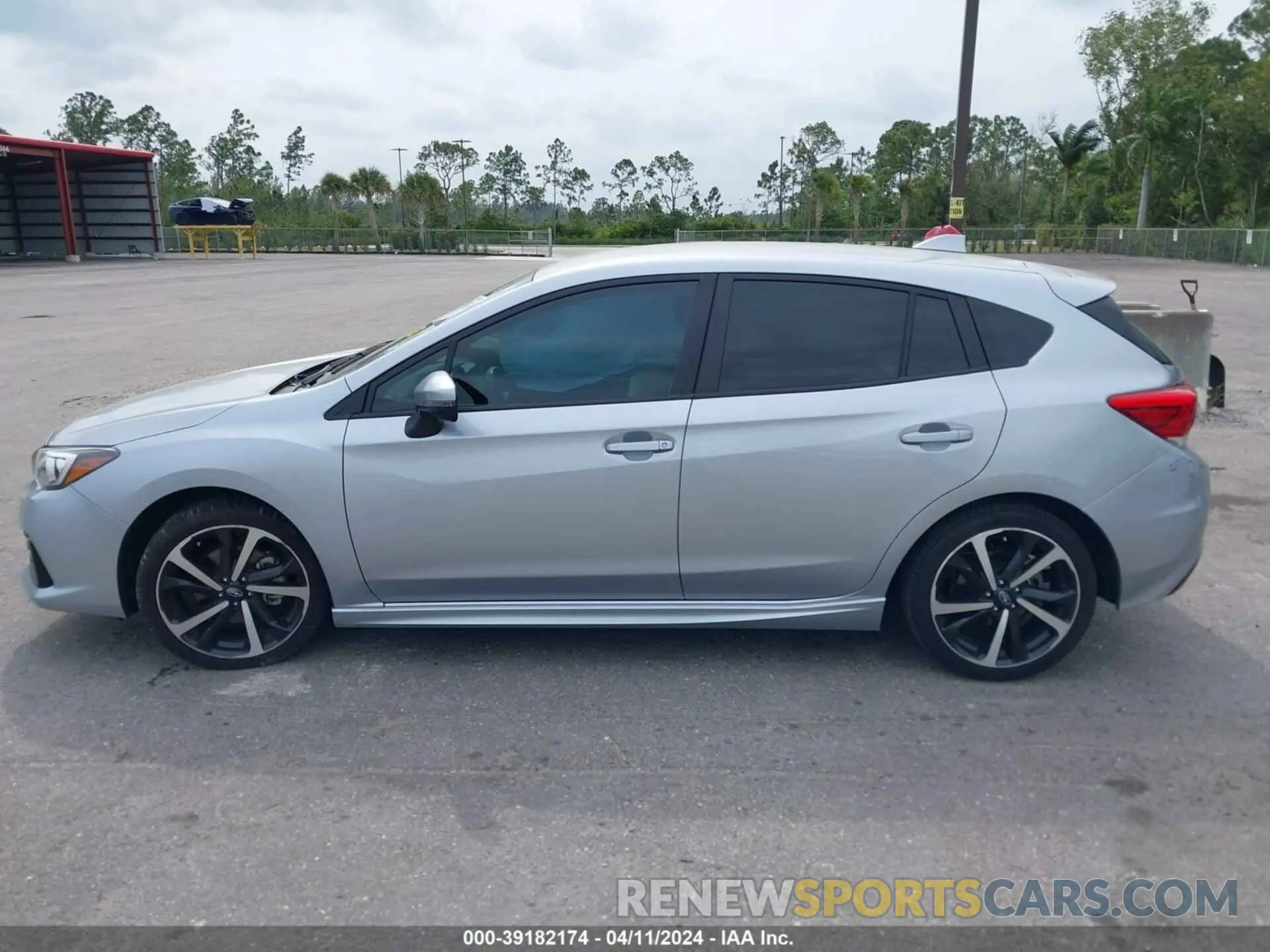 13 Photograph of a damaged car 4S3GTAL62N3725682 SUBARU IMPREZA 2022