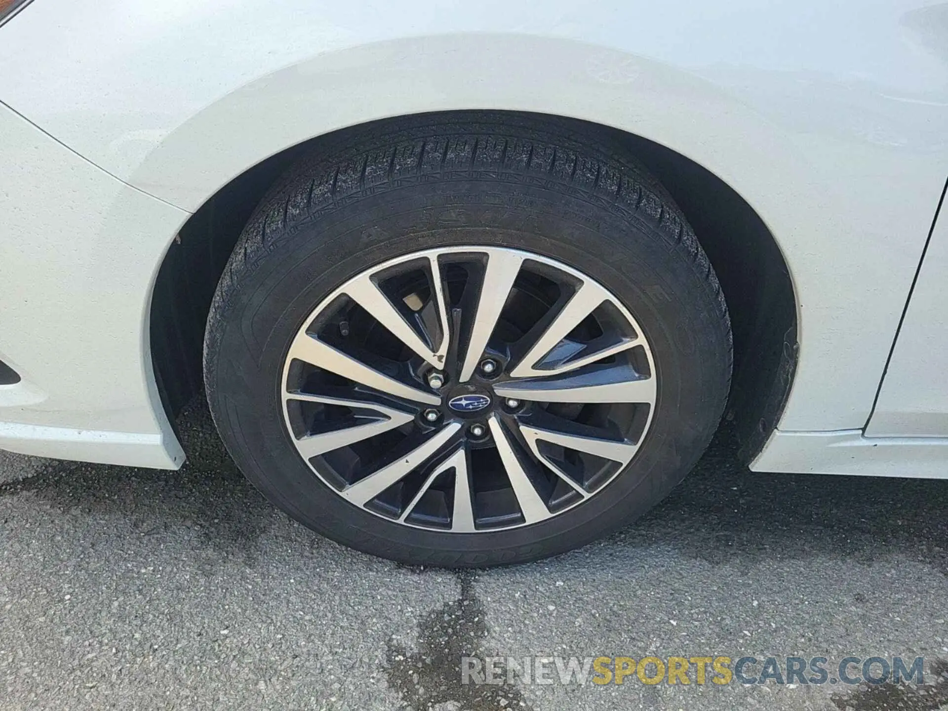 28 Photograph of a damaged car 4S3BNAF64K3027960 SUBARU LEGACY 2019