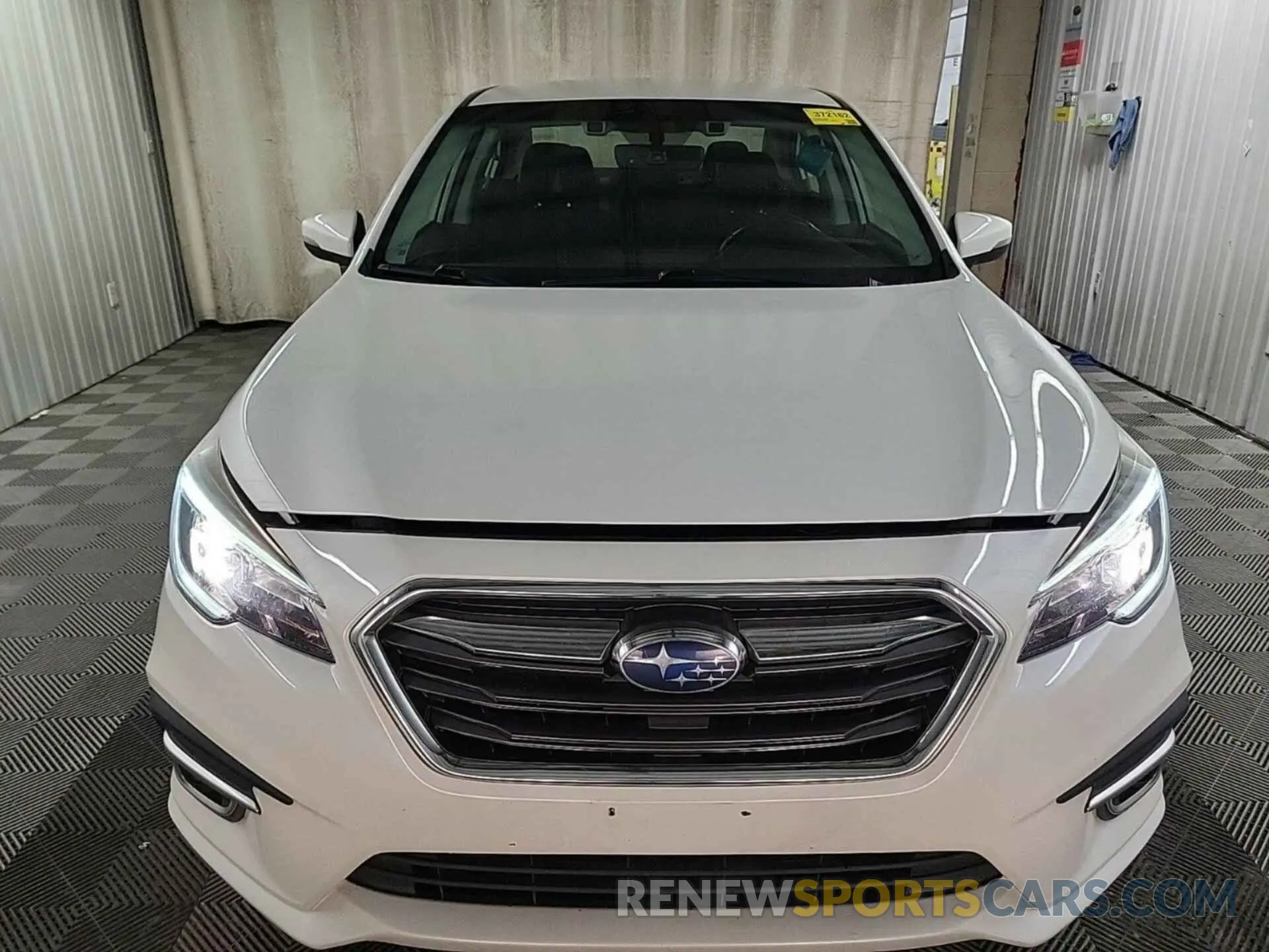 31 Photograph of a damaged car 4S3BNAF64K3027960 SUBARU LEGACY 2019