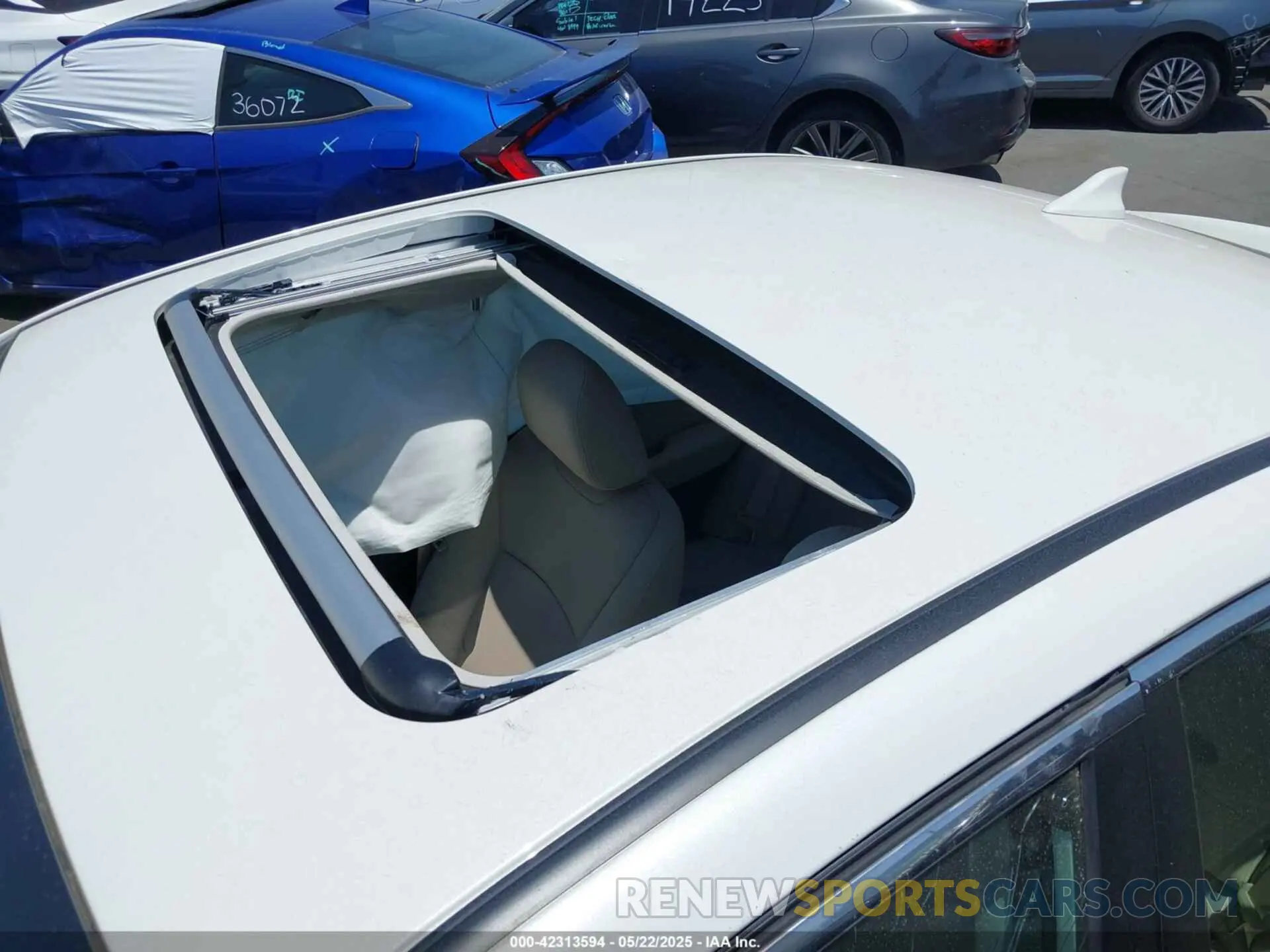 18 Photograph of a damaged car 4S3BNAN62K3033208 SUBARU LEGACY 2019