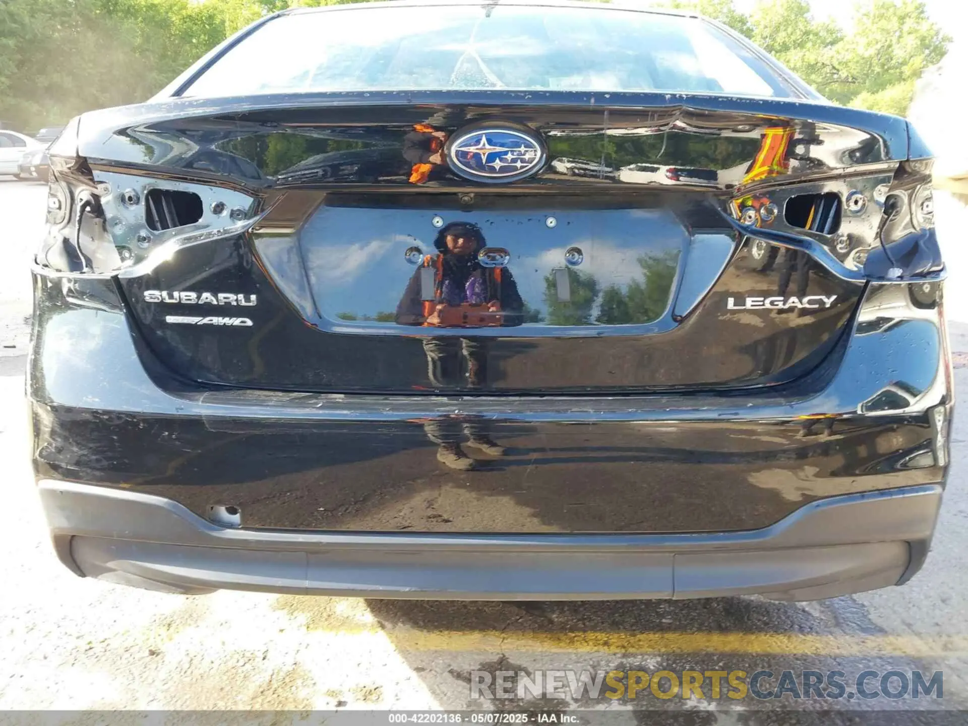 18 Photograph of a damaged car 4S3BWAE6XL3004599 SUBARU LEGACY 2020