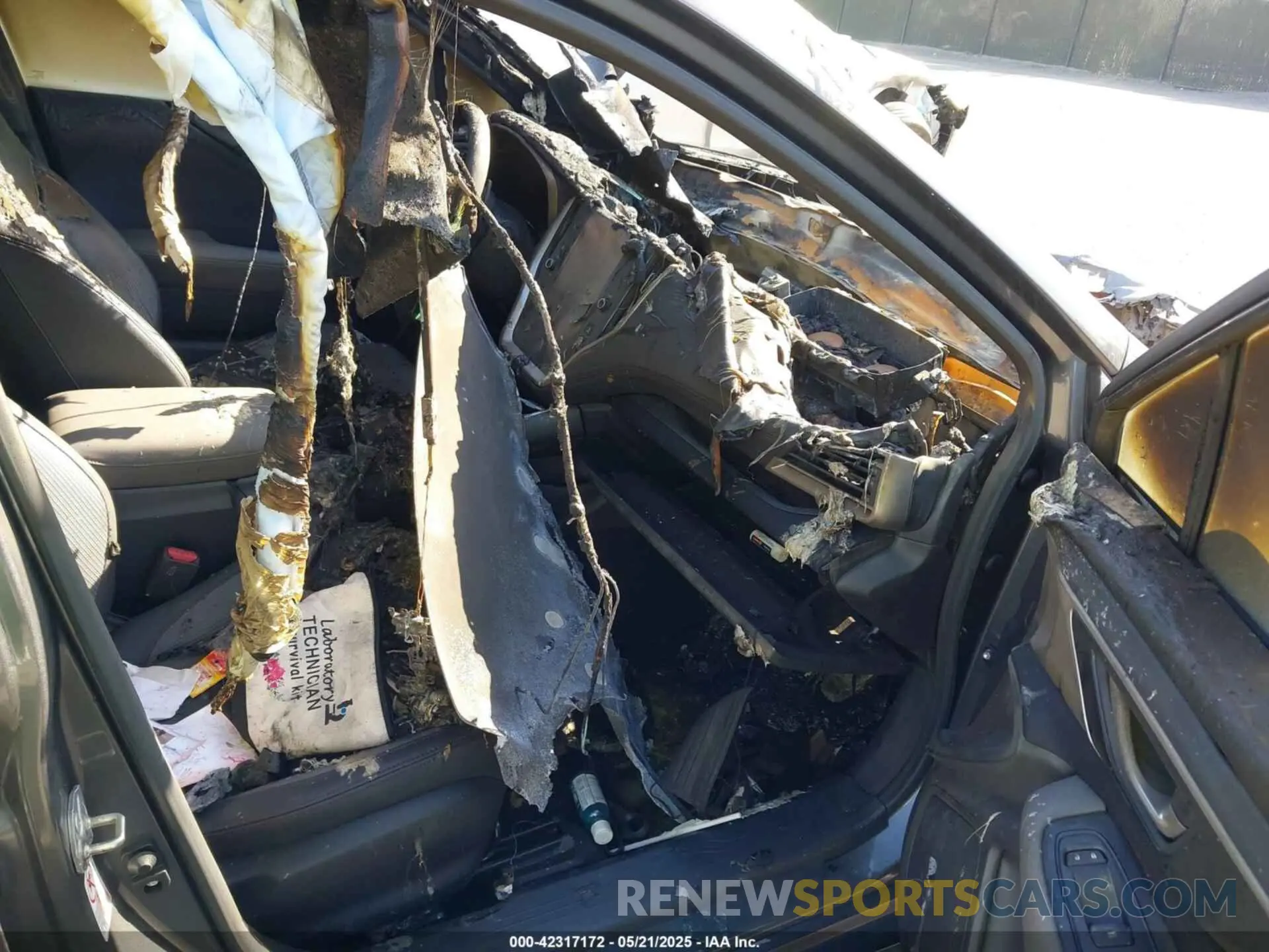 5 Photograph of a damaged car 4S3BWAG64L3009956 SUBARU LEGACY 2020
