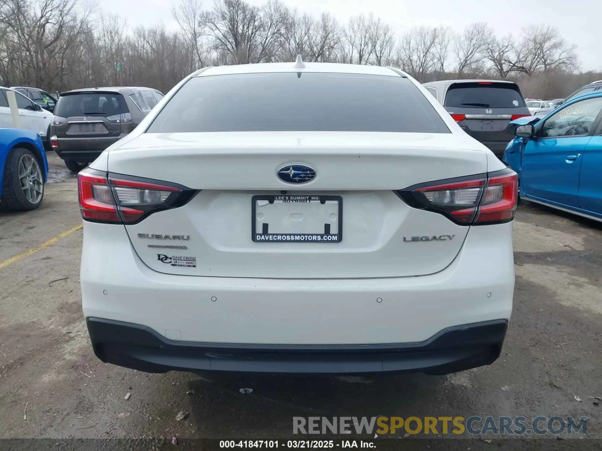 17 Photograph of a damaged car 4S3BWAL61L3003411 SUBARU LEGACY 2020
