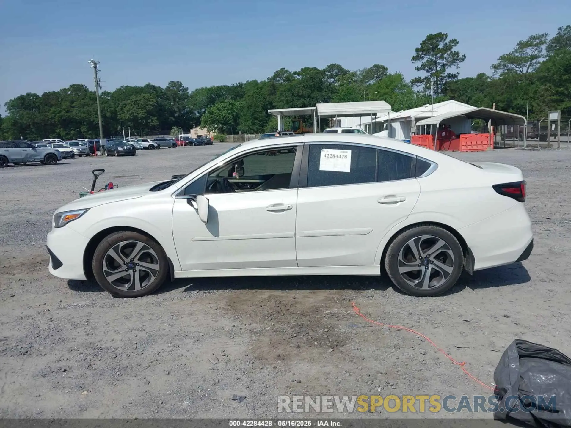 14 Photograph of a damaged car 4S3BWAN62L3024295 SUBARU LEGACY 2020