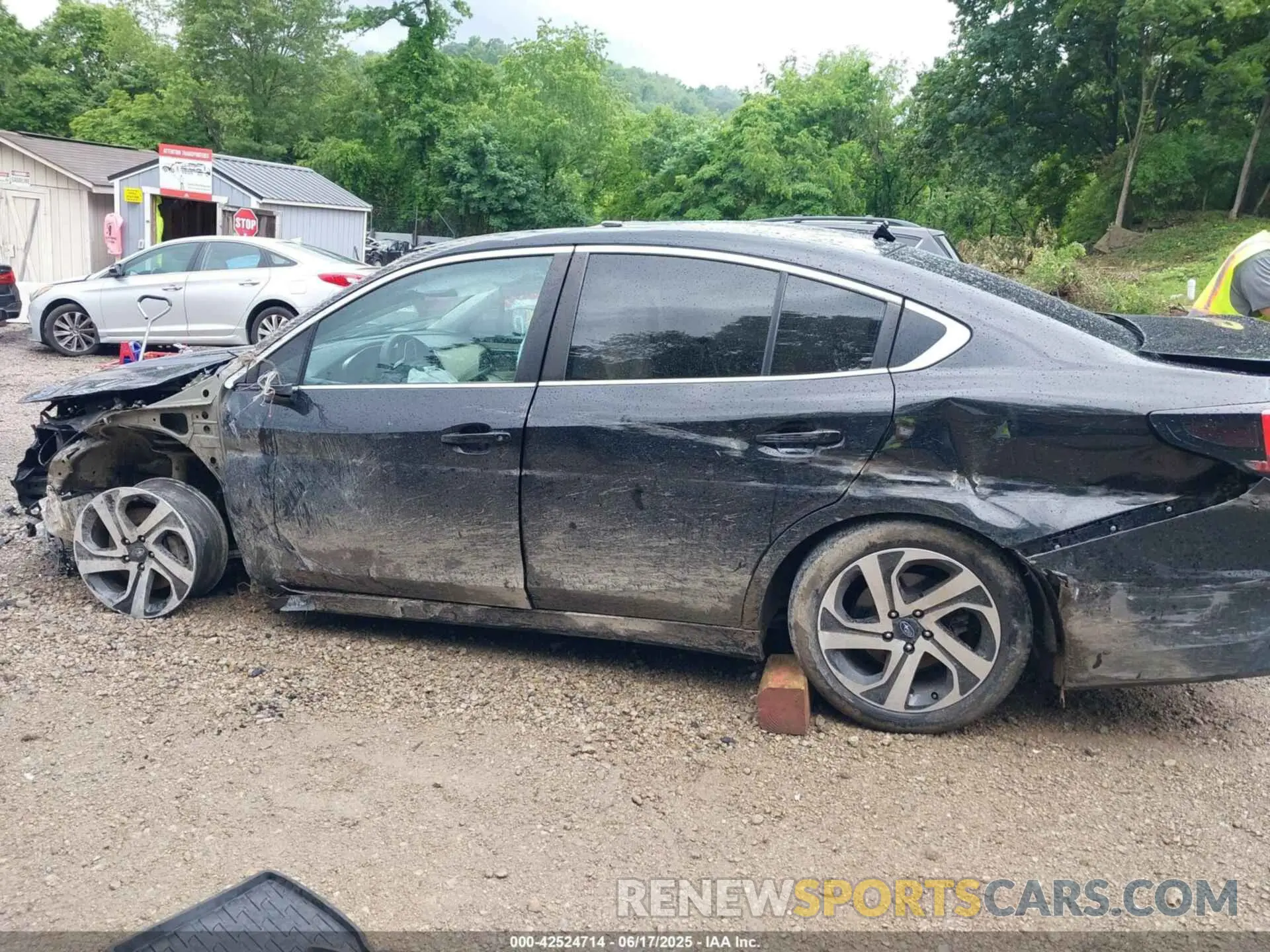 14 Photograph of a damaged car 4S3BWAN65L3028941 SUBARU LEGACY 2020