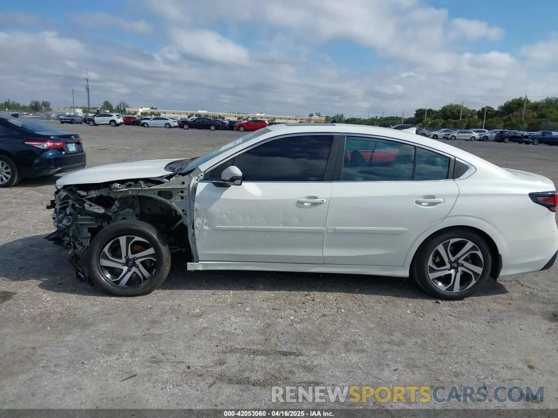 14 Photograph of a damaged car 4S3BWAN6XL3023069 SUBARU LEGACY 2020