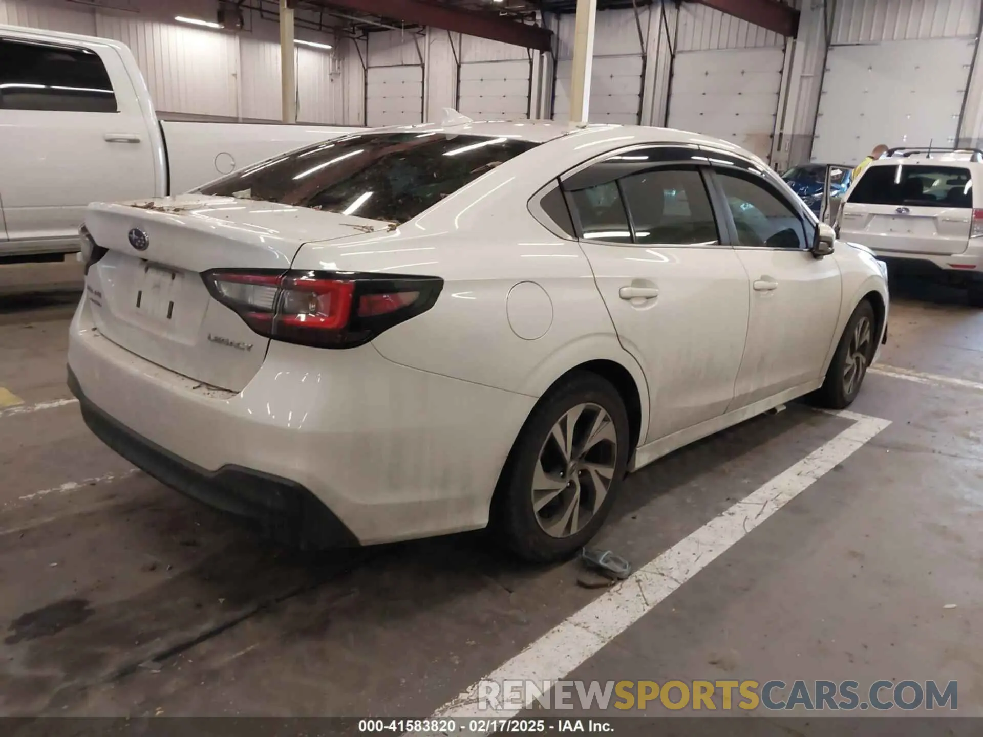 4 Photograph of a damaged car 4S3BWAF69M3020373 SUBARU LEGACY 2021