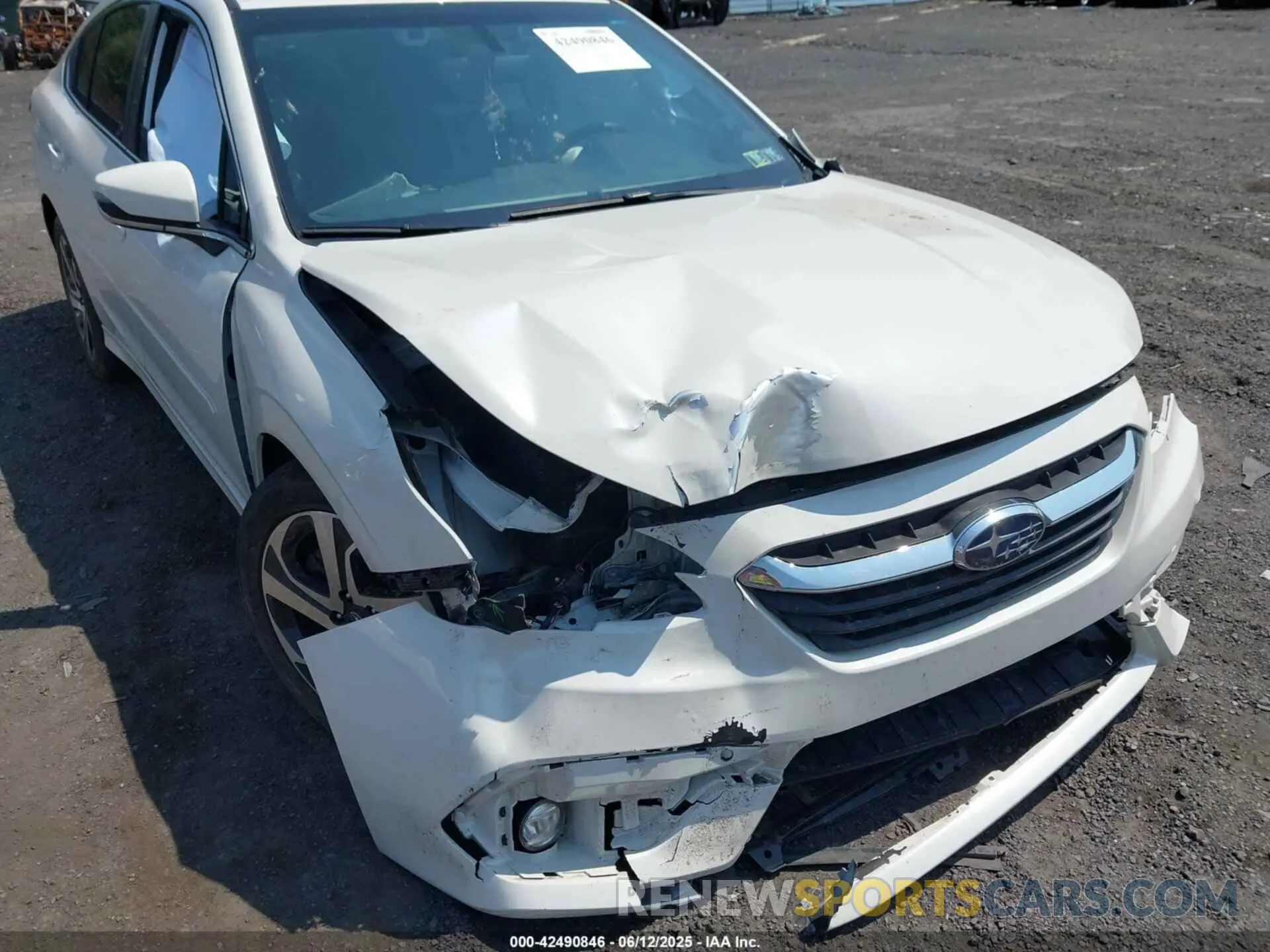 17 Photograph of a damaged car 4S3BWAN65M3018587 SUBARU LEGACY 2021