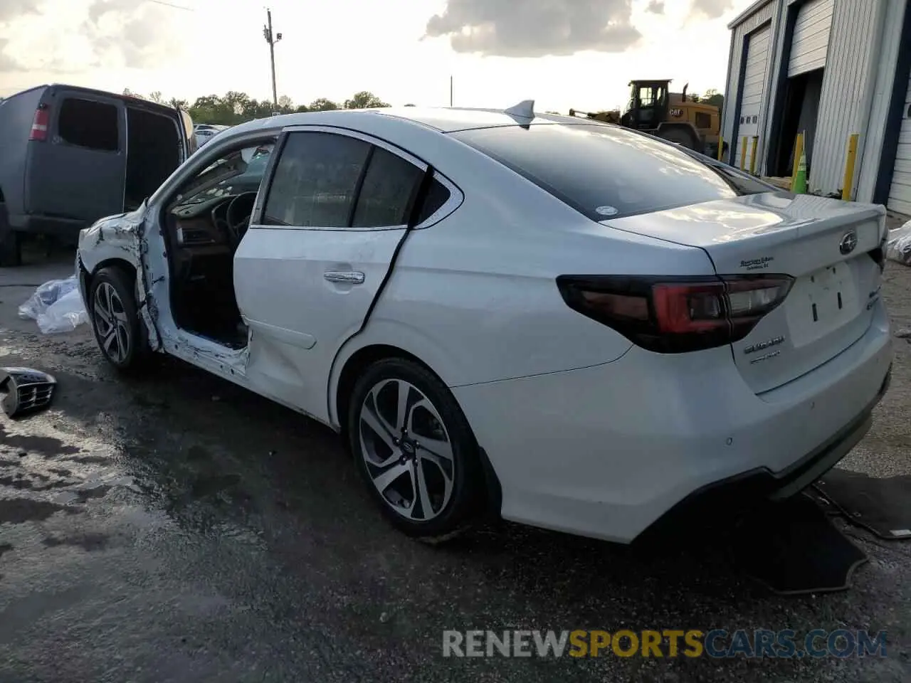 2 Photograph of a damaged car 4S3BWGP61M3015993 SUBARU LEGACY 2021
