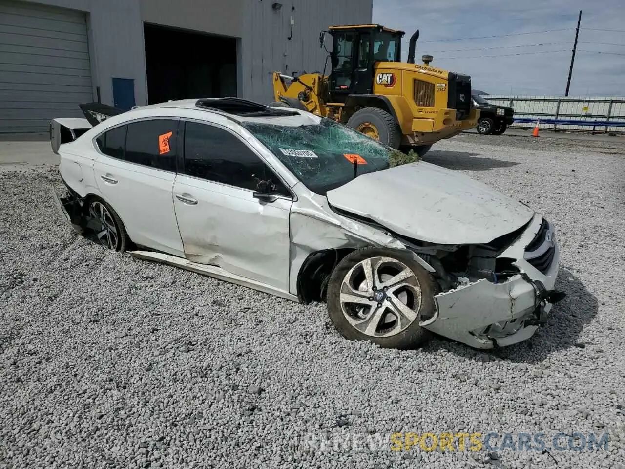 4 Photograph of a damaged car 4S3BWGP66M3004293 SUBARU LEGACY 2021