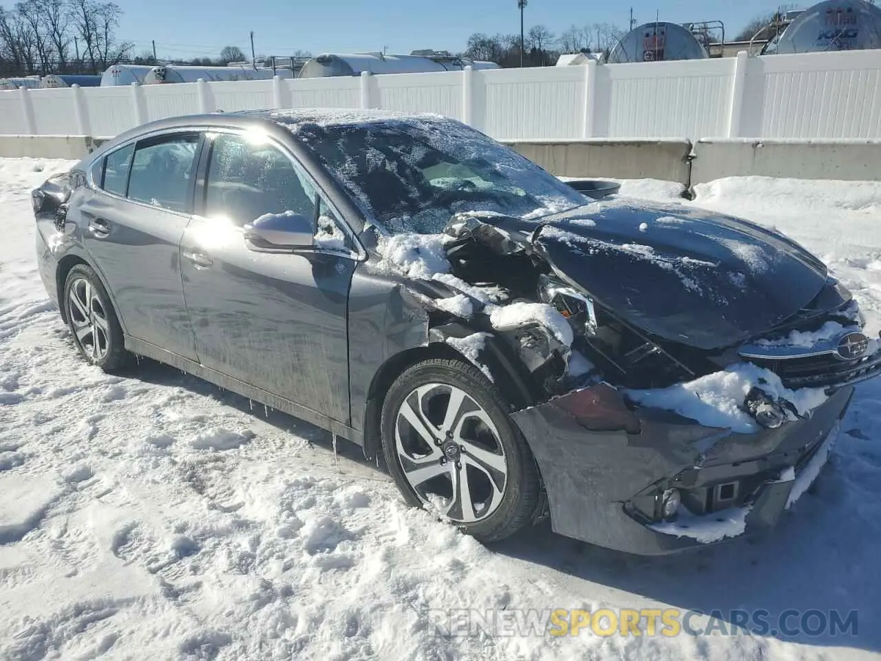 4 Photograph of a damaged car 4S3BWGP66M3008800 SUBARU LEGACY 2021
