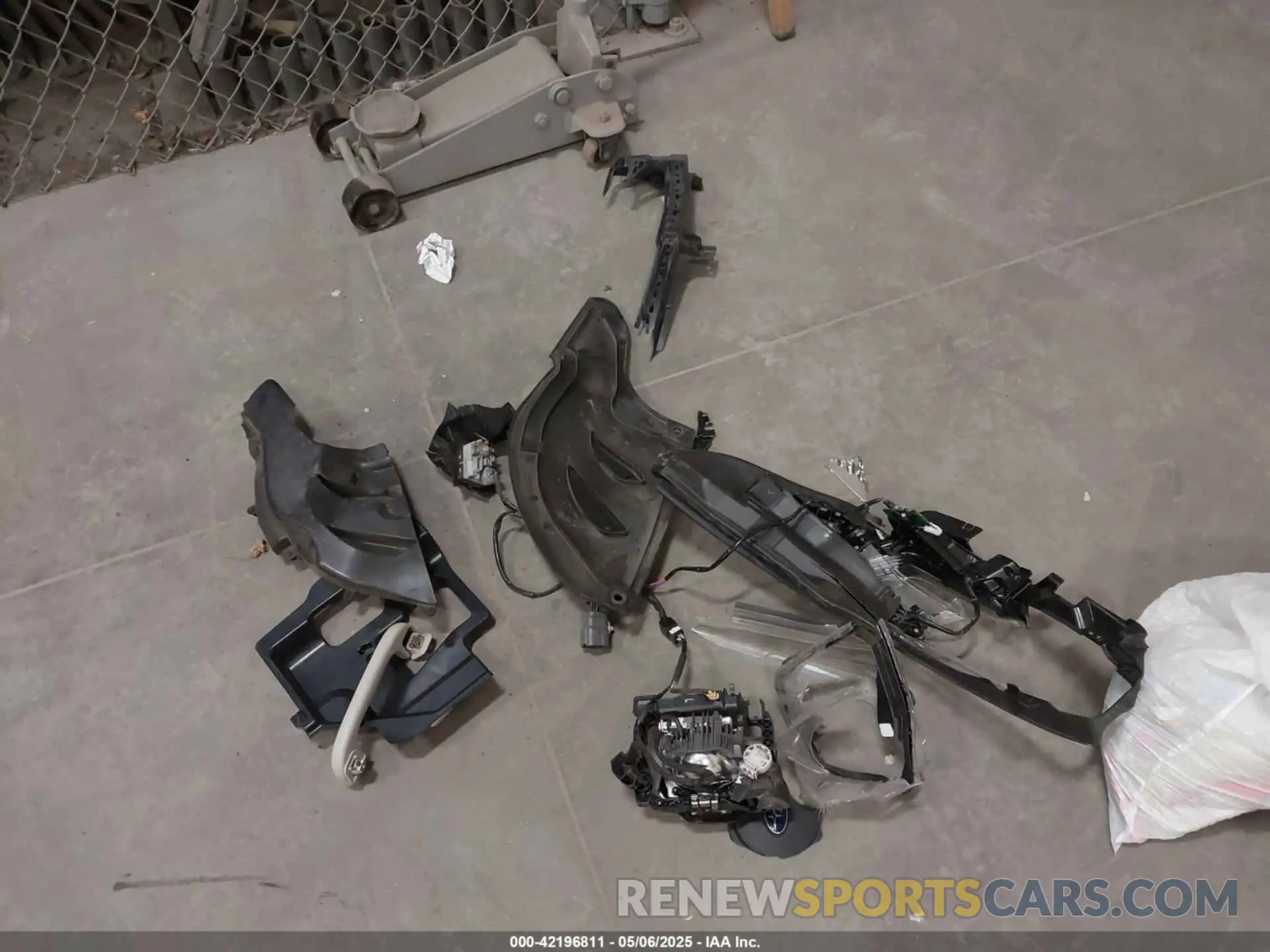 12 Photograph of a damaged car 4S3BWAC65N3007934 SUBARU LEGACY 2022