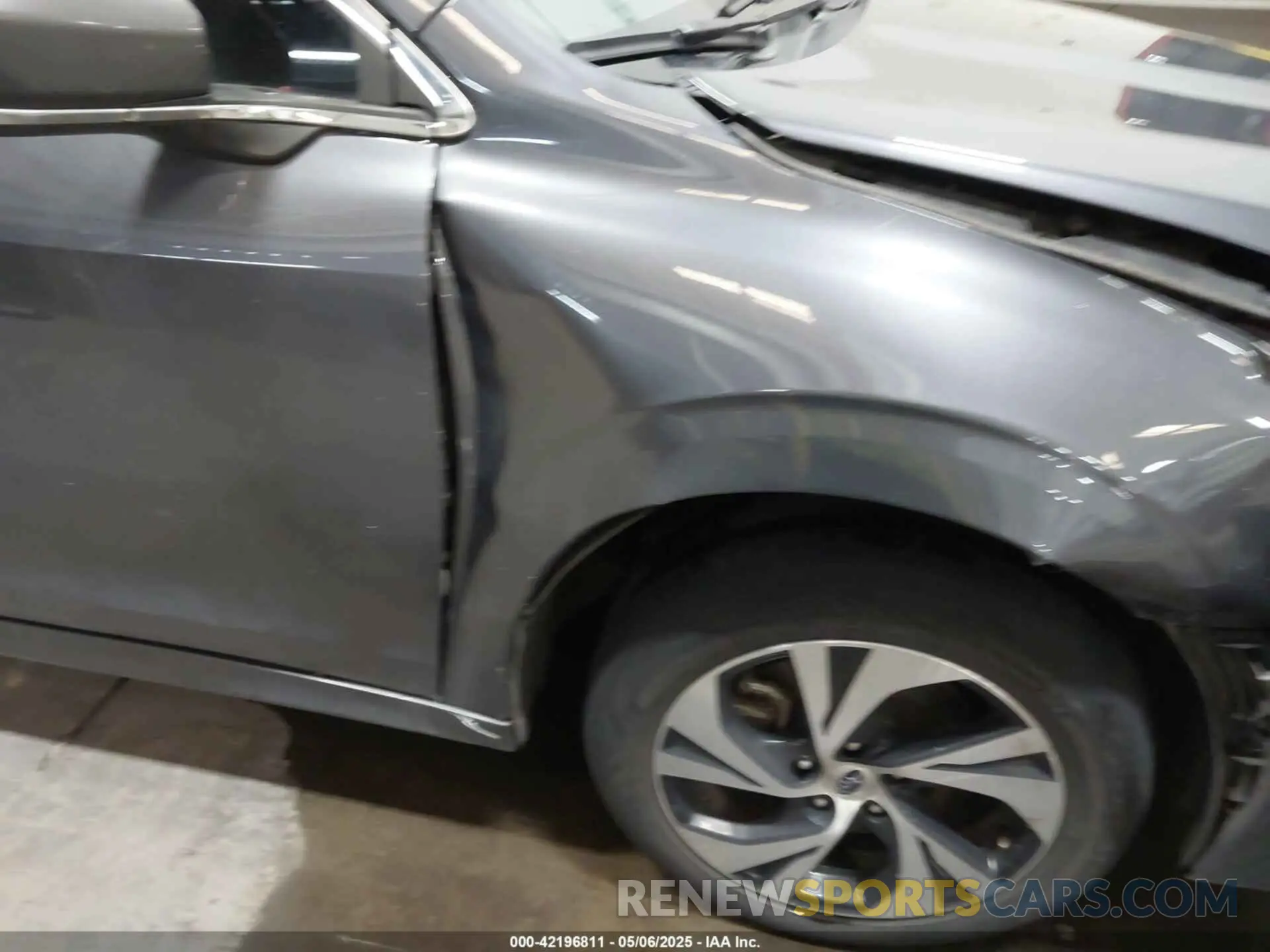 18 Photograph of a damaged car 4S3BWAC65N3007934 SUBARU LEGACY 2022