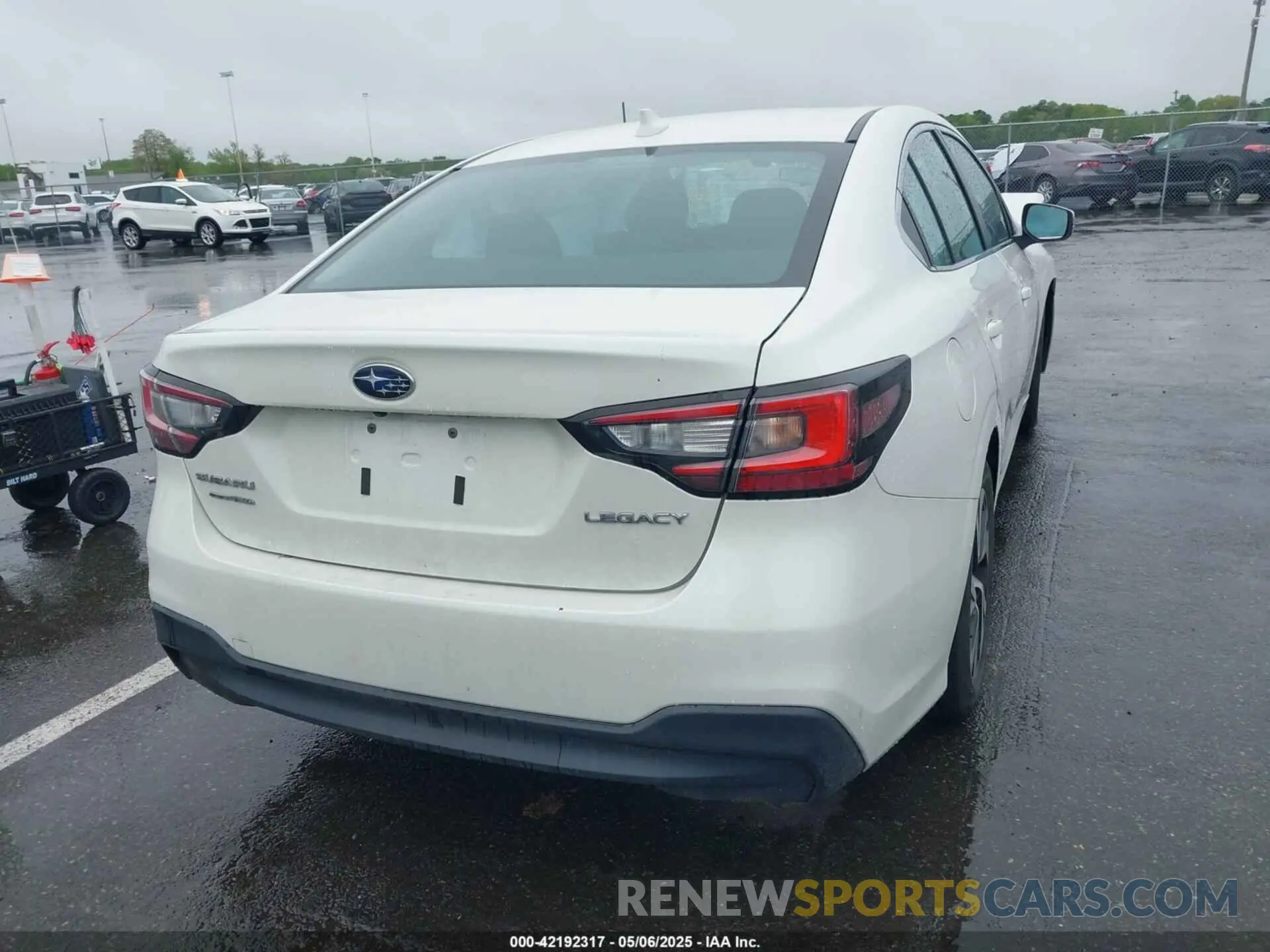 4 Photograph of a damaged car 4S3BWAC68N3026431 SUBARU LEGACY 2022