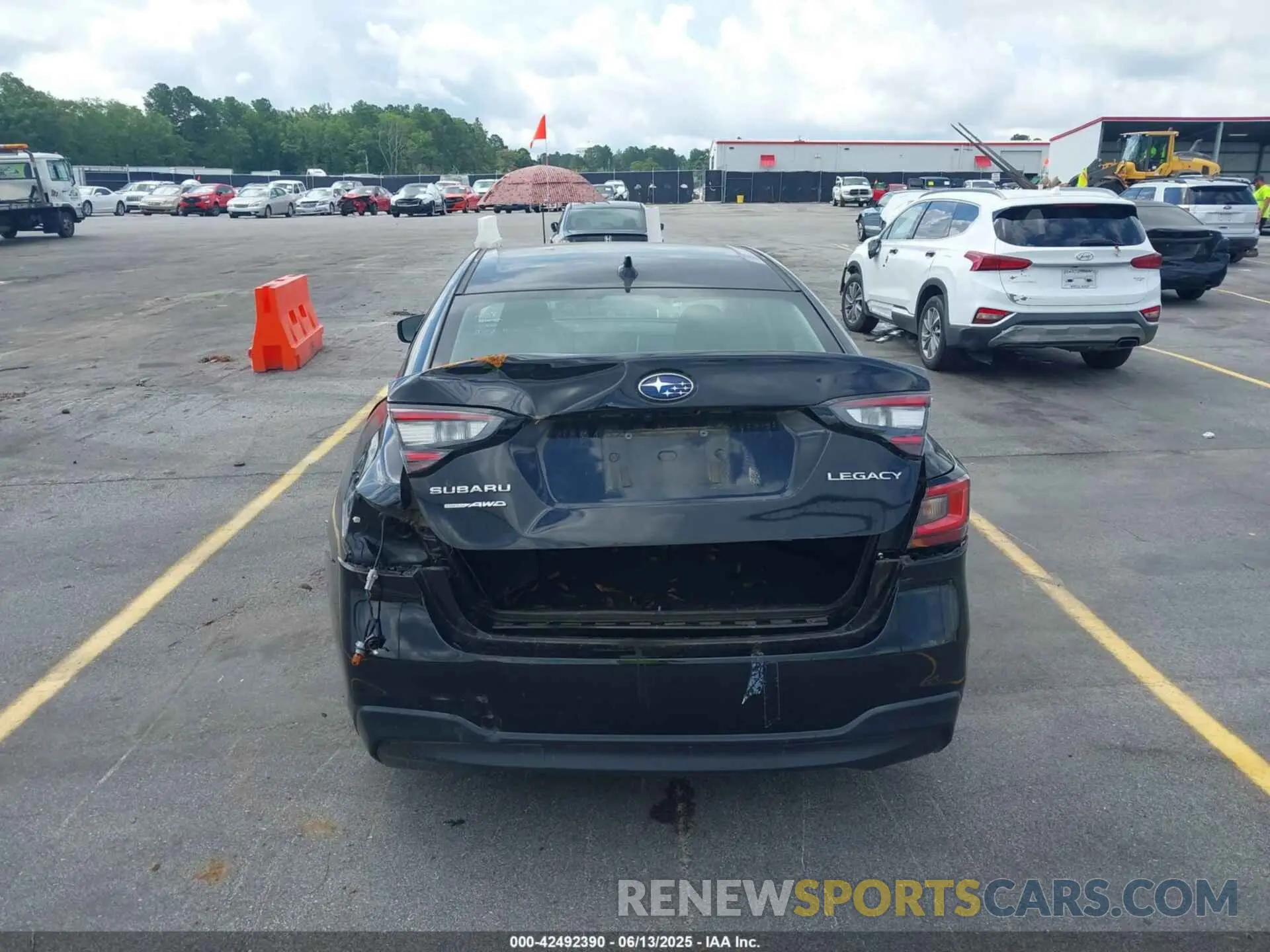 17 Photograph of a damaged car 4S3BWAB65P3015018 SUBARU LEGACY 2023