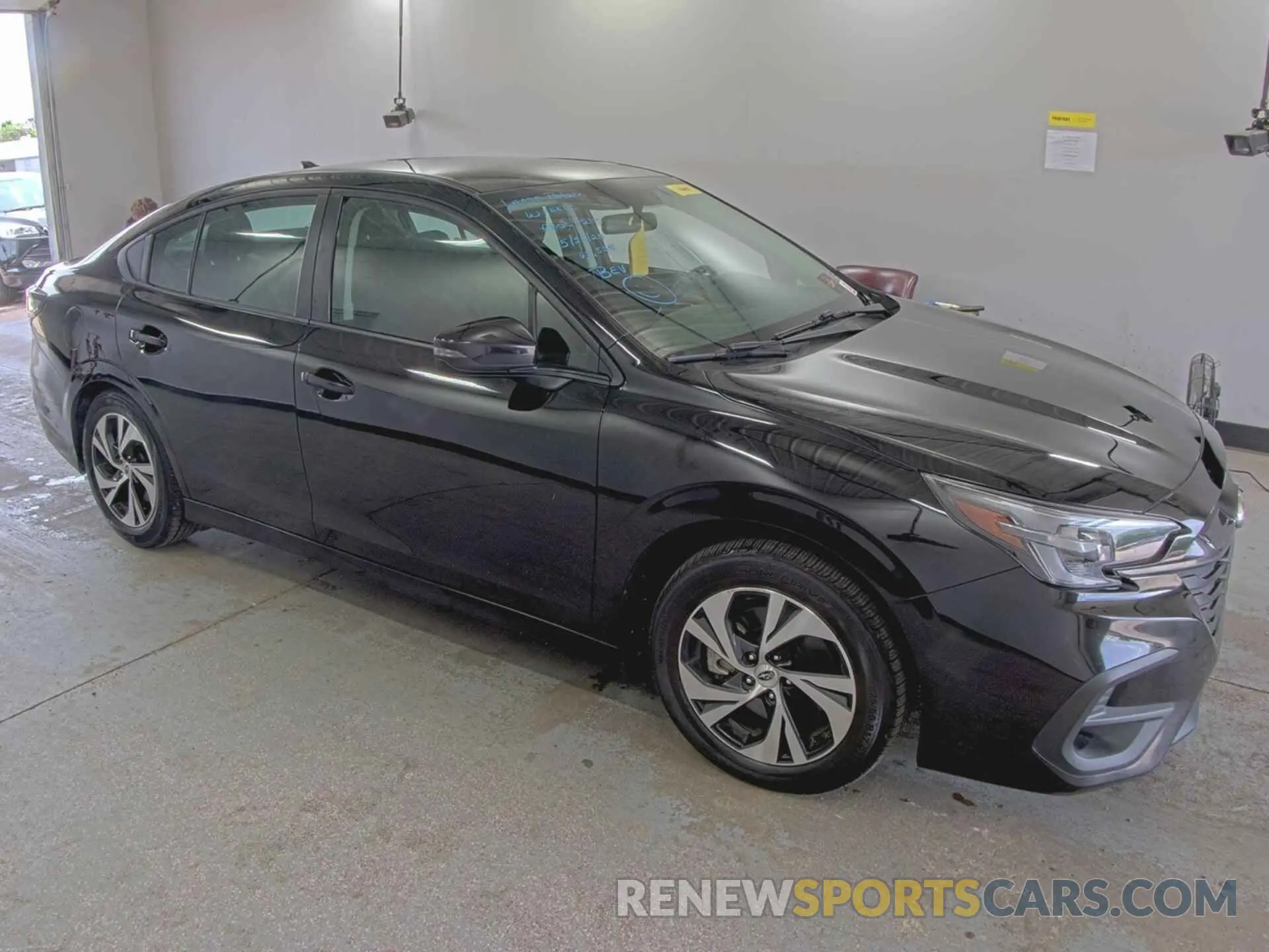 28 Photograph of a damaged car 4S3BWAD65P3008213 SUBARU LEGACY 2023