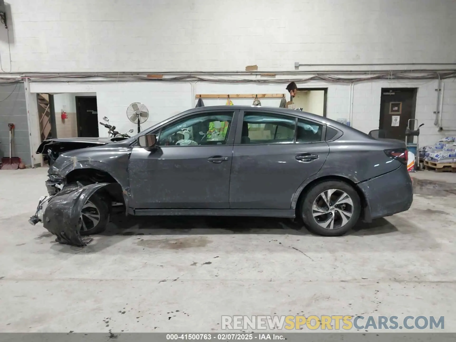 14 Photograph of a damaged car 4S3BWAD64R3022851 SUBARU LEGACY 2024