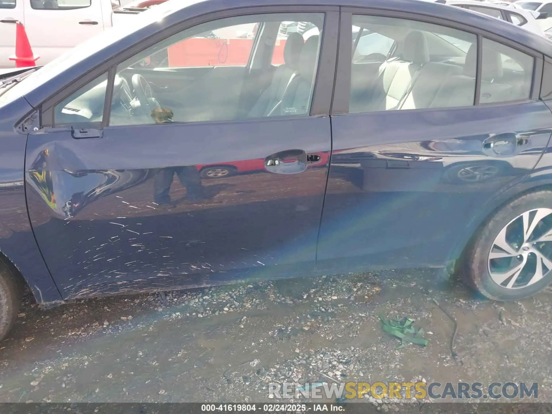 18 Photograph of a damaged car 4S3BWAD68R3017507 SUBARU LEGACY 2024
