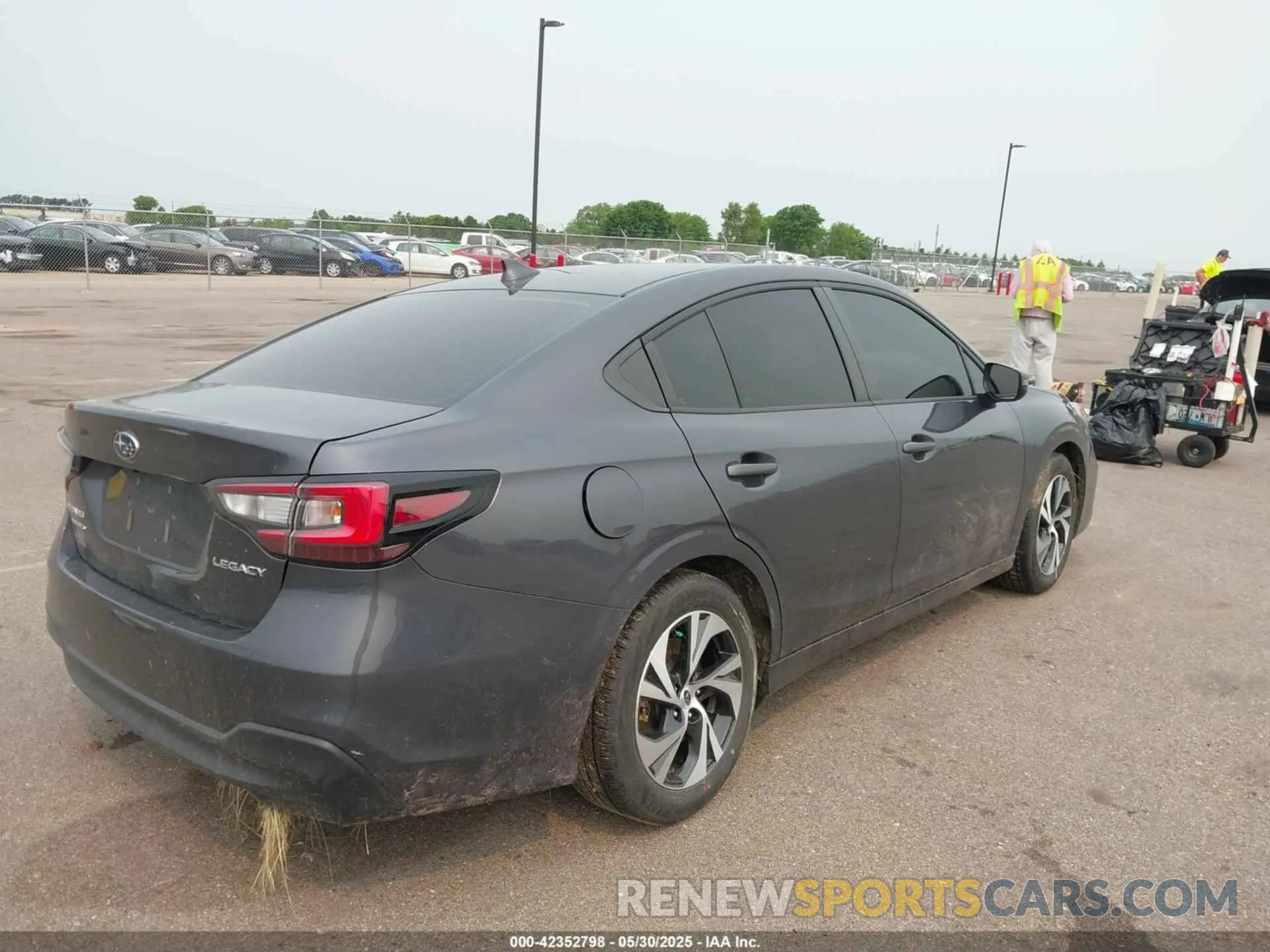 4 Photograph of a damaged car 4S3BWAD6XR3002622 SUBARU LEGACY 2024