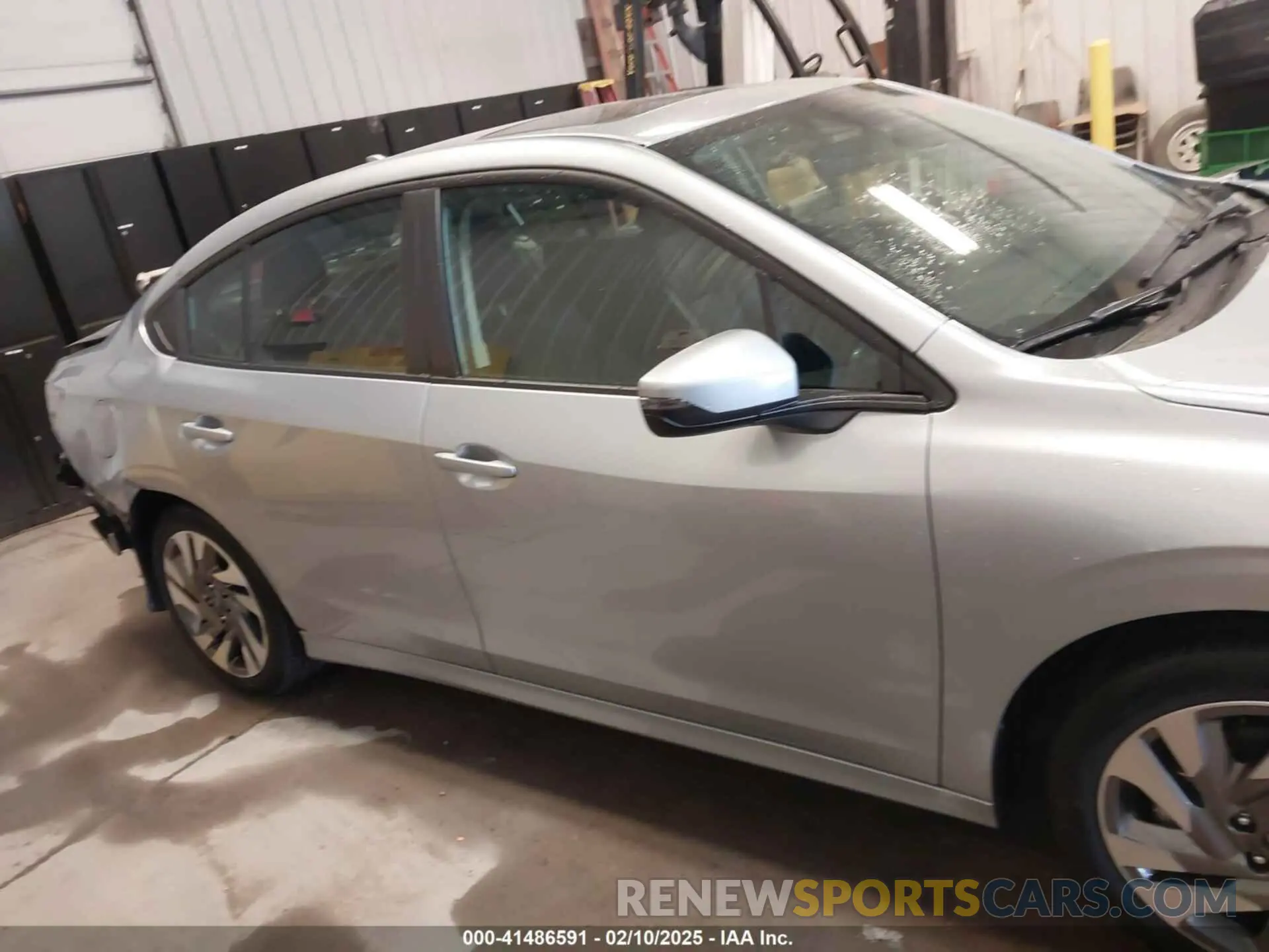 14 Photograph of a damaged car 4S3BWAN64R3025876 SUBARU LEGACY 2024