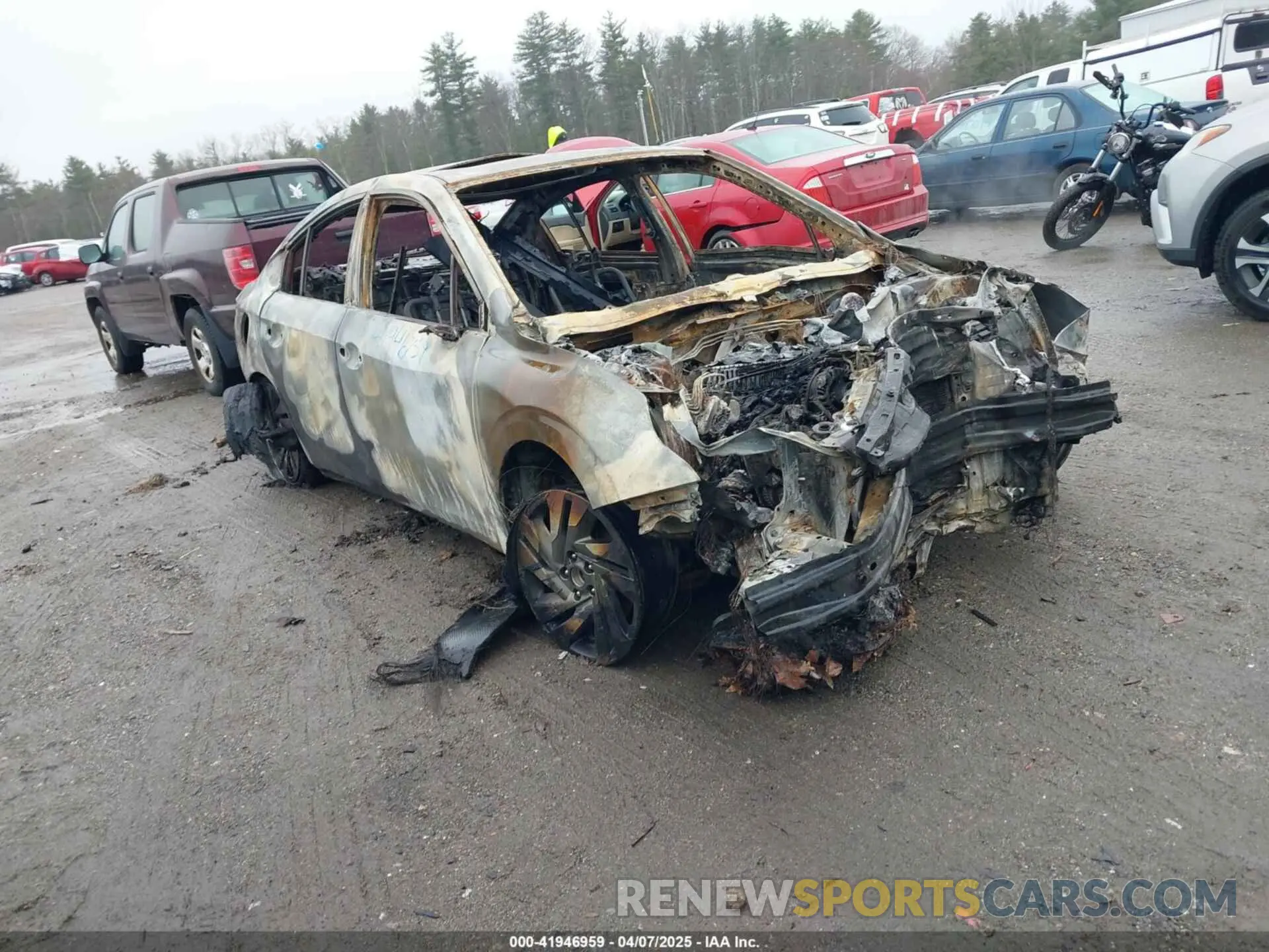 1 Photograph of a damaged car 4S3BWGP66R3011672 SUBARU LEGACY 2024
