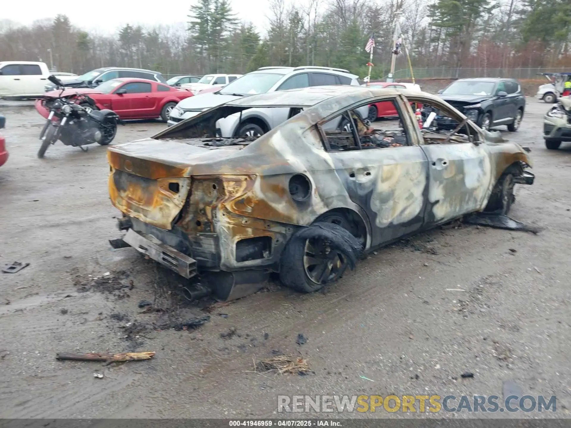 4 Photograph of a damaged car 4S3BWGP66R3011672 SUBARU LEGACY 2024