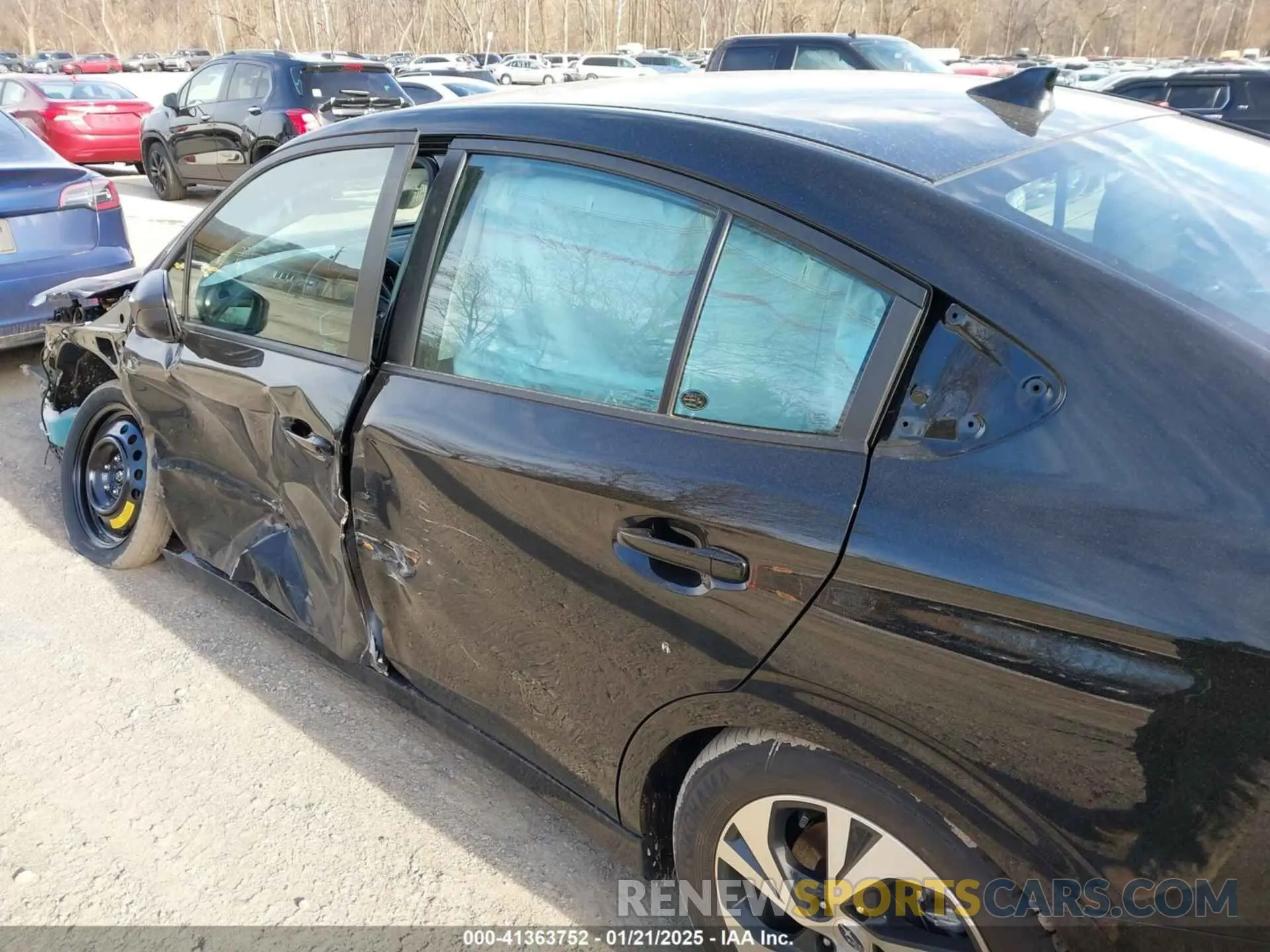 19 Photograph of a damaged car 4S3BWAB64S3006853 SUBARU LEGACY 2025